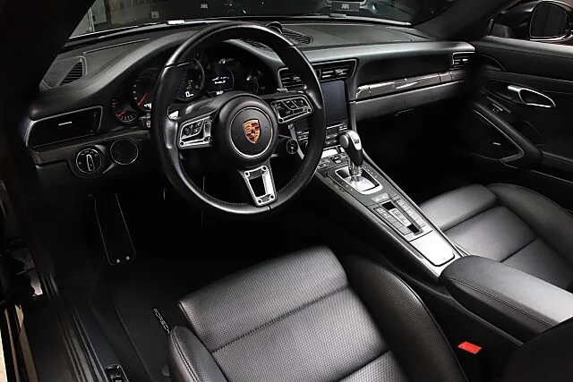 2016 Porsche 911 Turbo S Cabriolet 991.2, 17/30