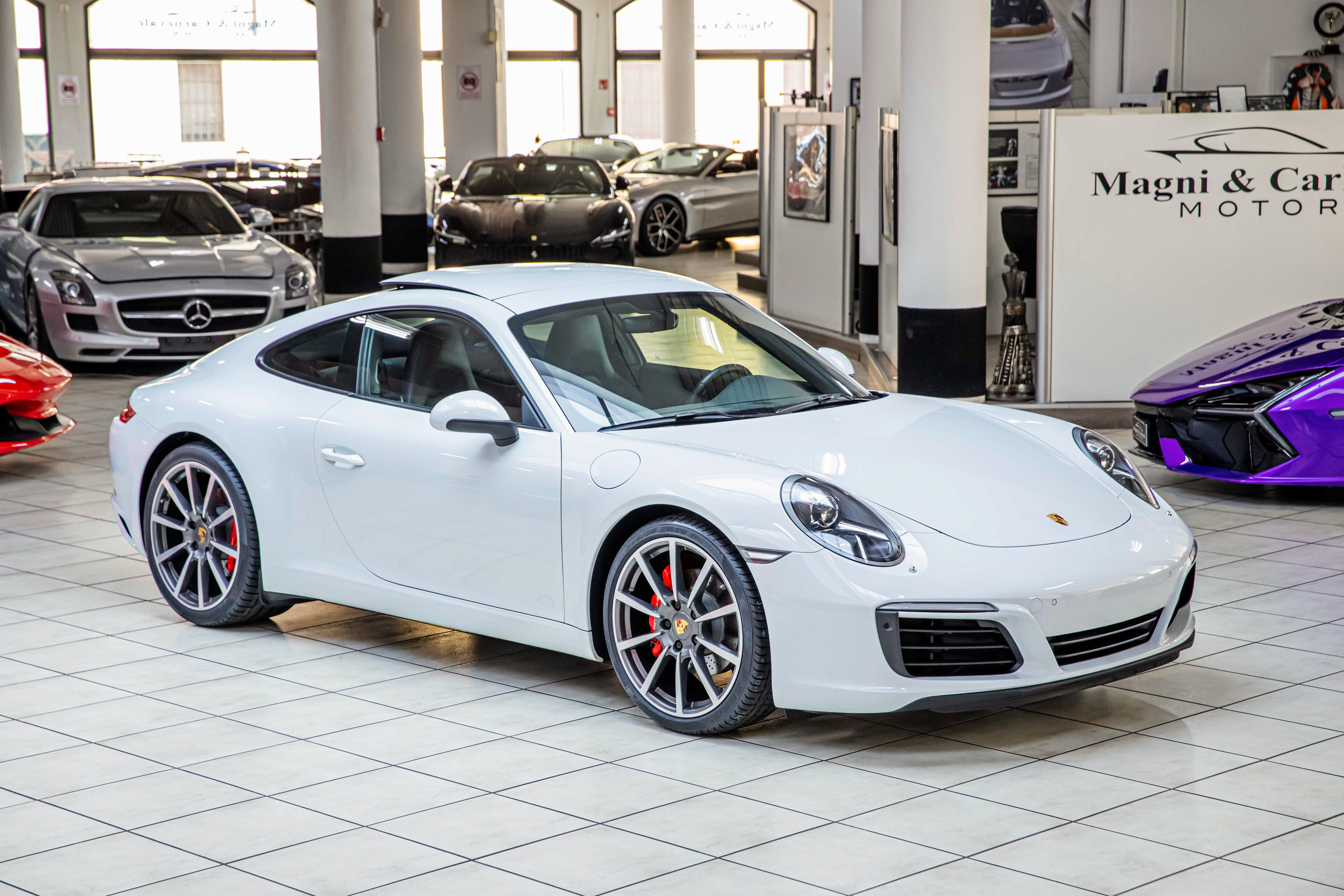 2016 Porsche 911 Carrera MK2 offered by a specialist dealer in Milan, Italy, photo 2 of 20