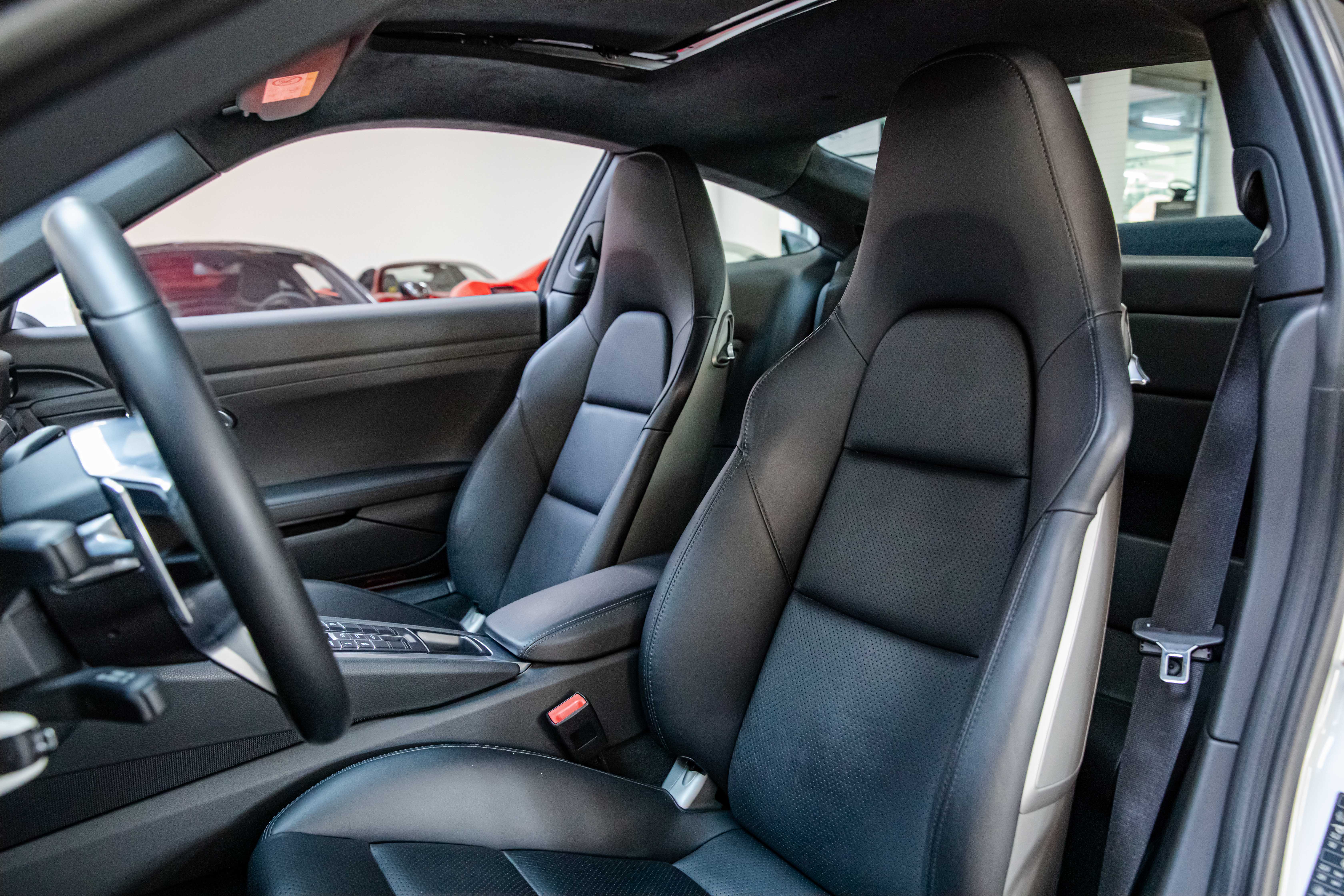 2016 Porsche 911 Carrera MK2 offered by a specialist dealer in Milan, Italy, photo 15 of 20