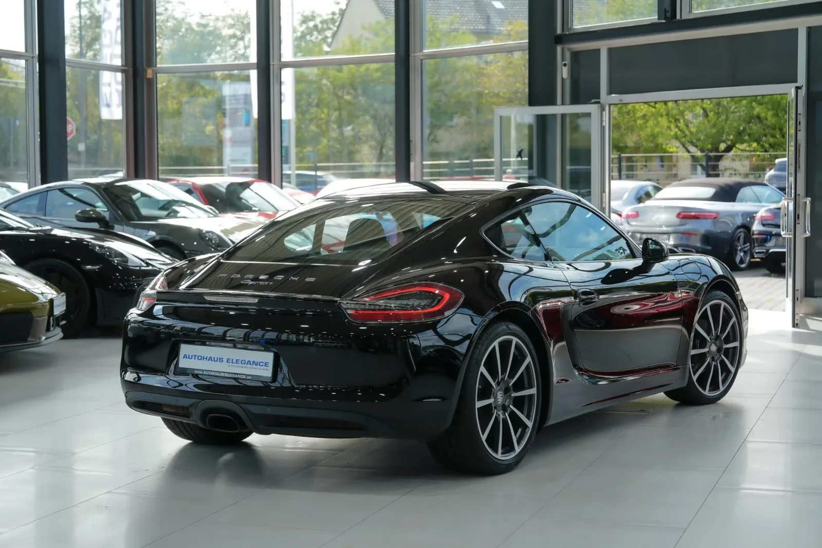 2016 Porsche Cayman Black Edition, 2/26