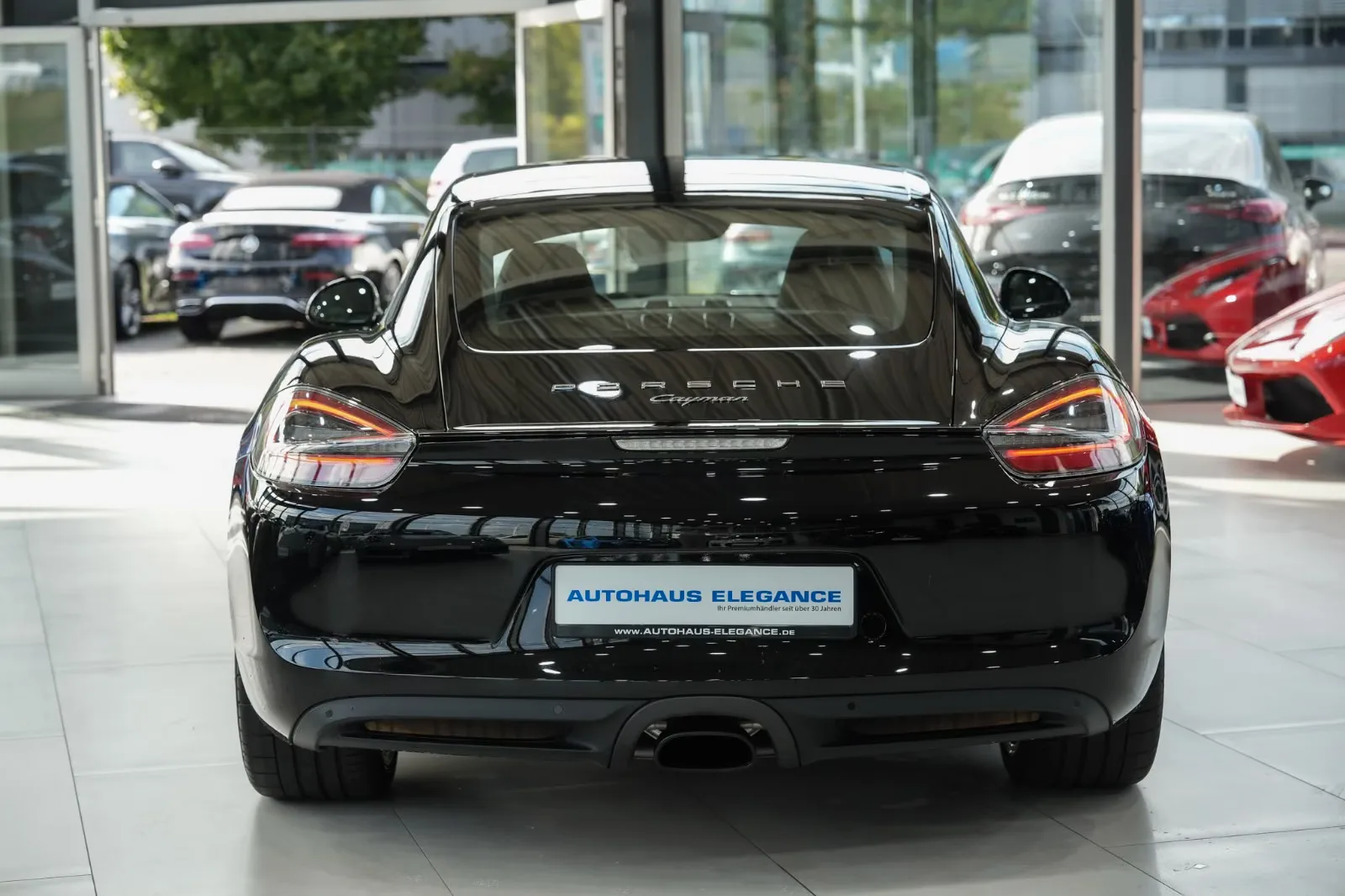 2016 Porsche Cayman Black Edition, 5/26