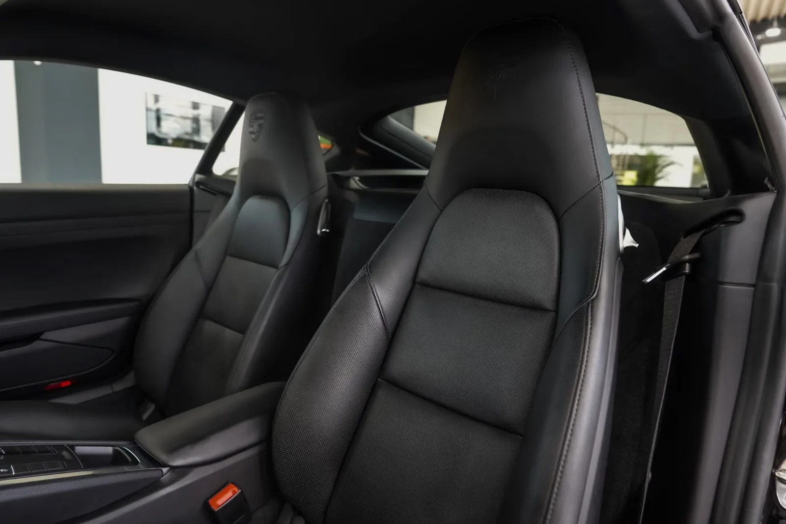 2016 Porsche Cayman Black Edition, 17/26