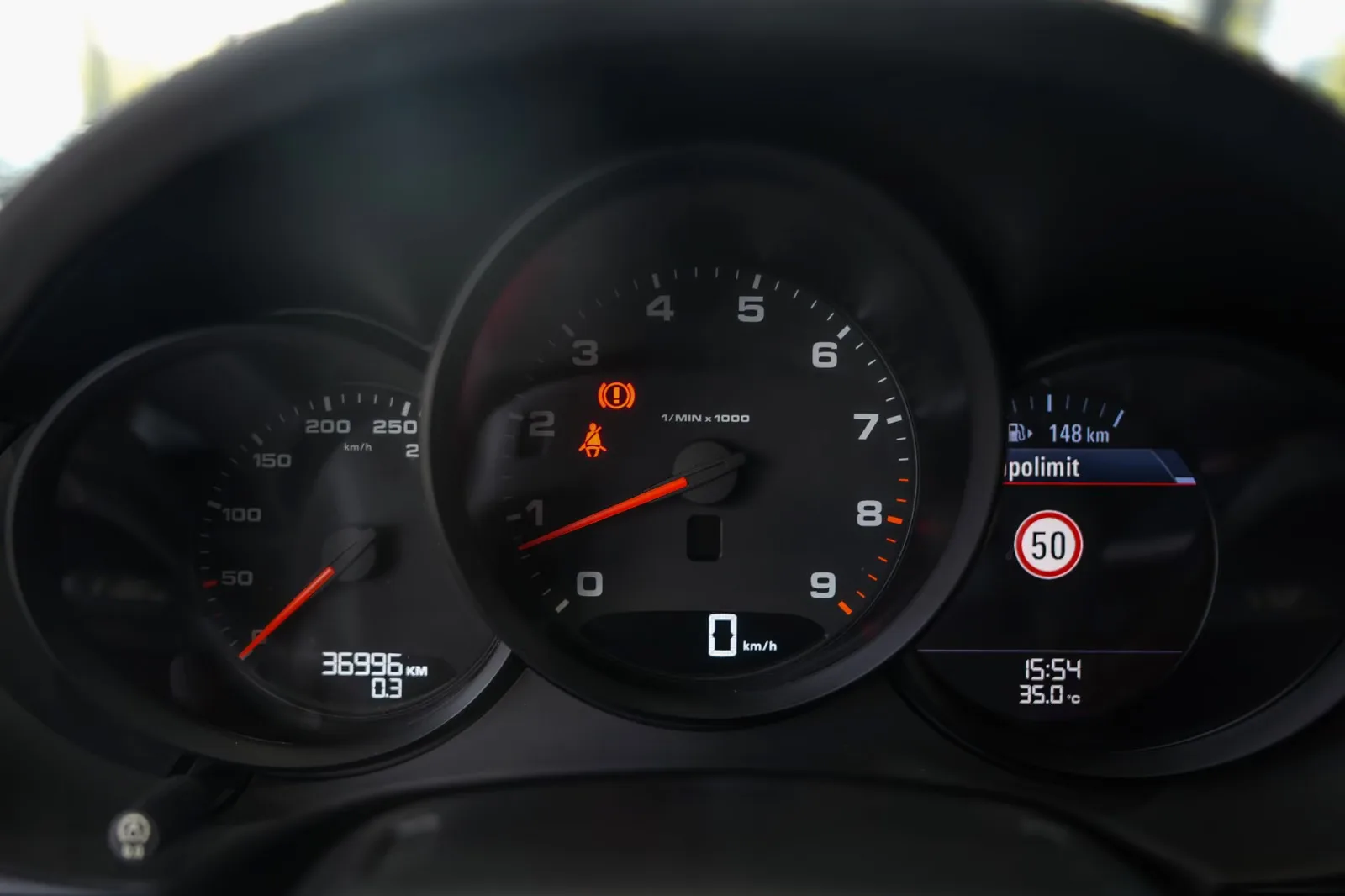 2016 Porsche Cayman Black Edition, 20/26