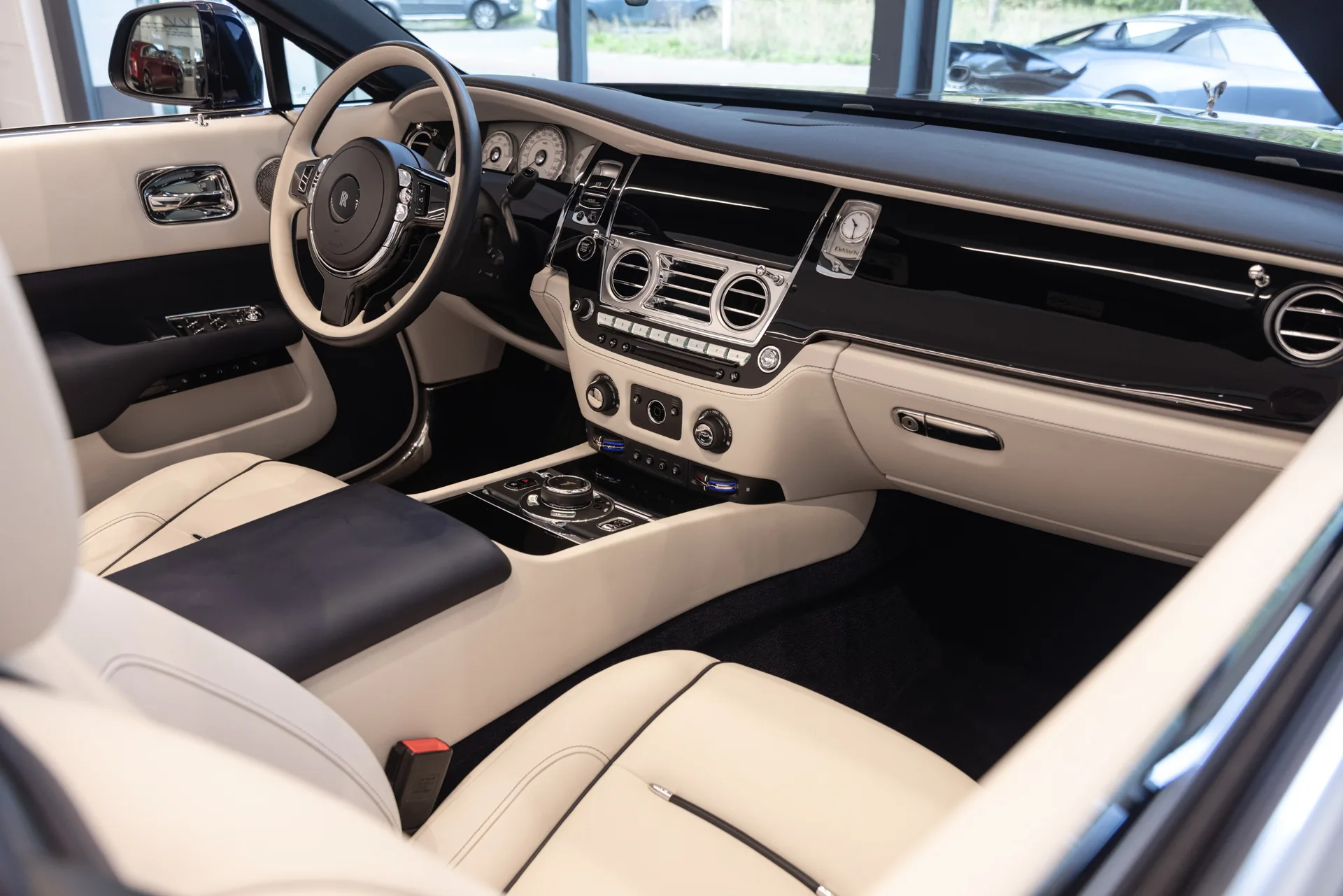 2016 Rolls-Royce Dawn, 28/30