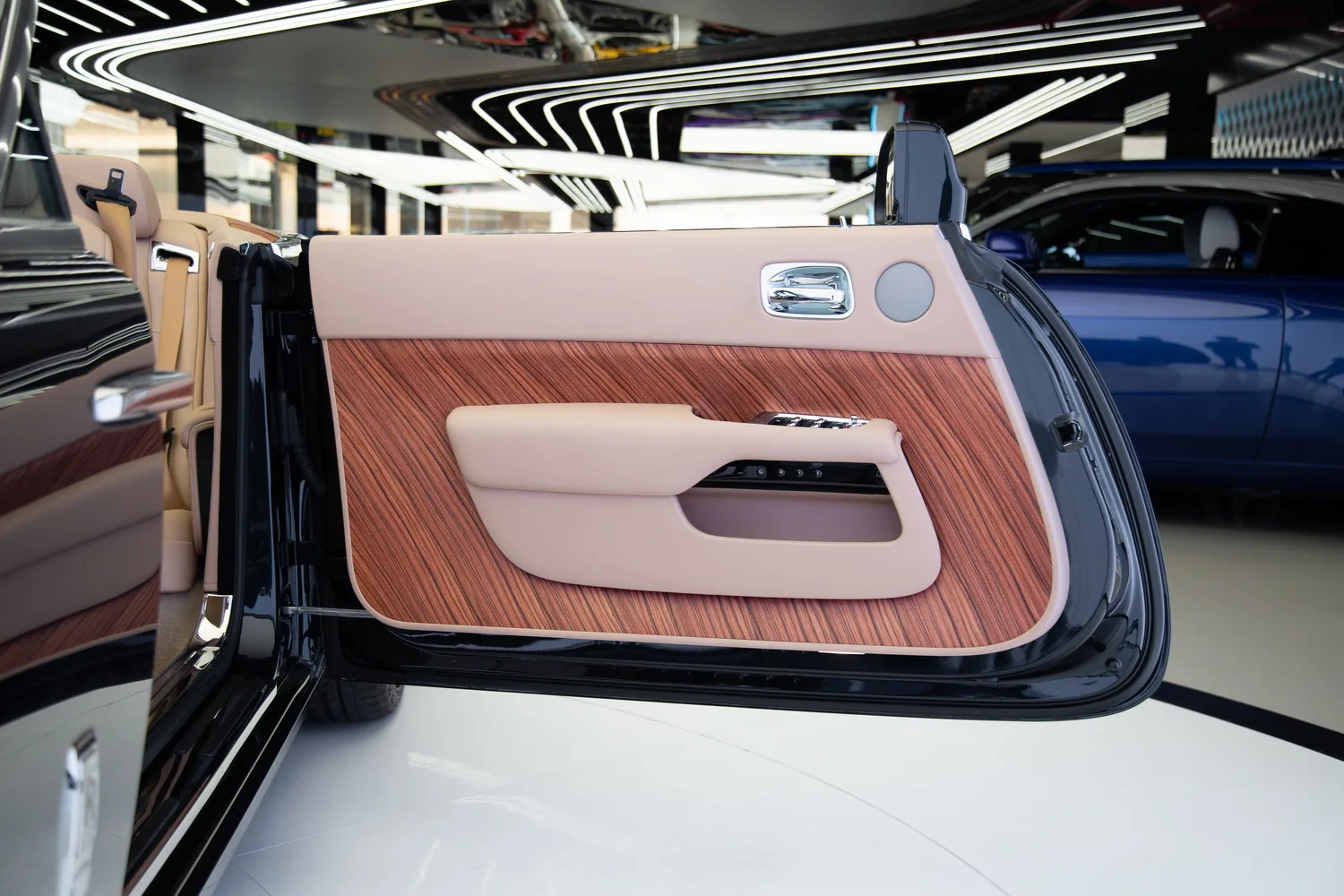 2016 Rolls-Royce Dawn, 6/14