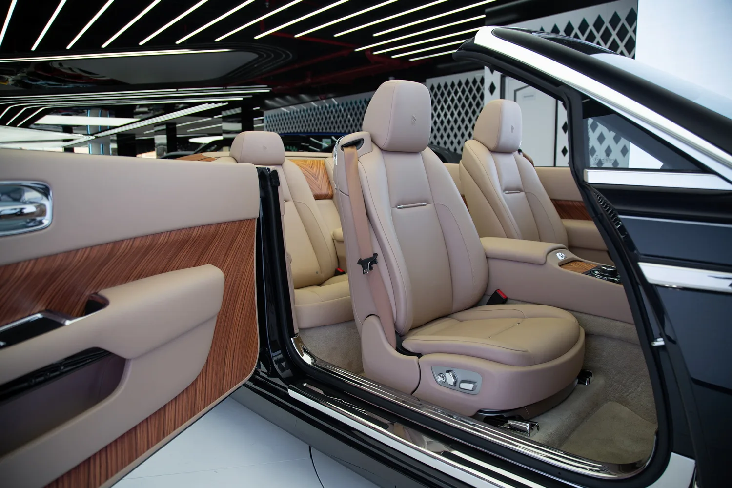 2016 Rolls-Royce Dawn, 9/14