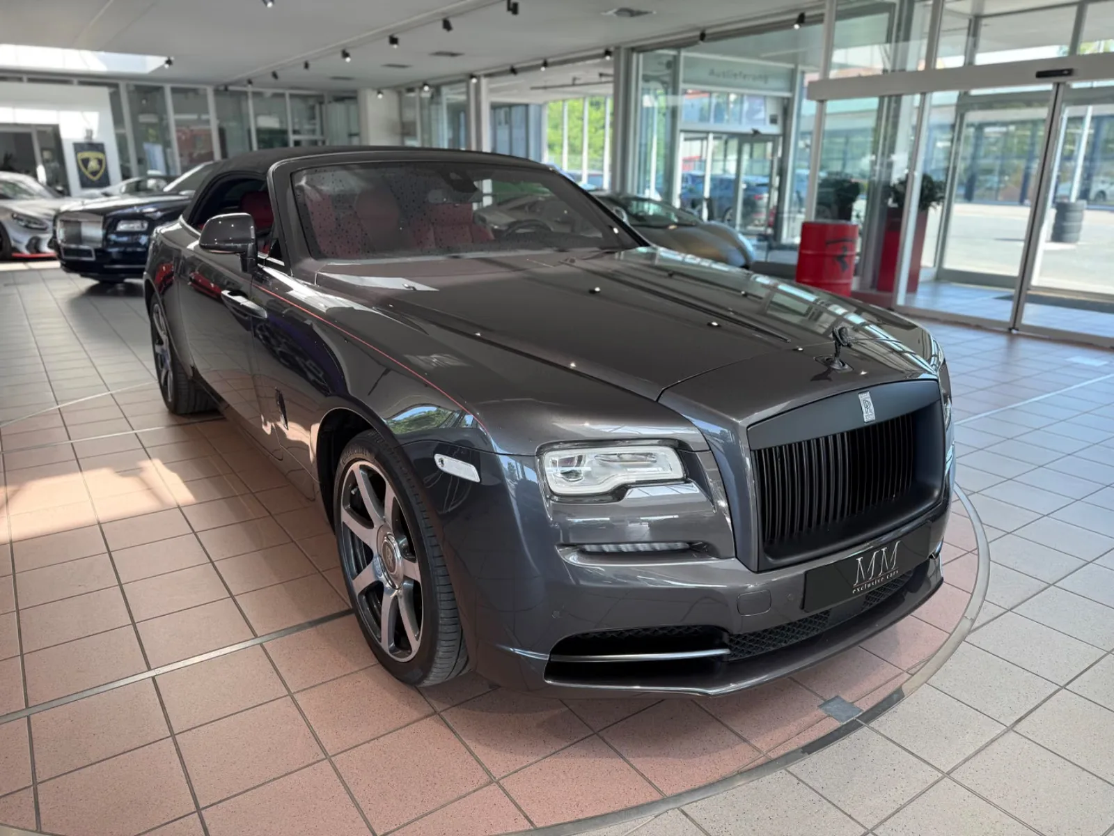 2016 Rolls-Royce Dawn proposée par un concessionnaire spécialisé à Hannover, Allemagne, photo principale