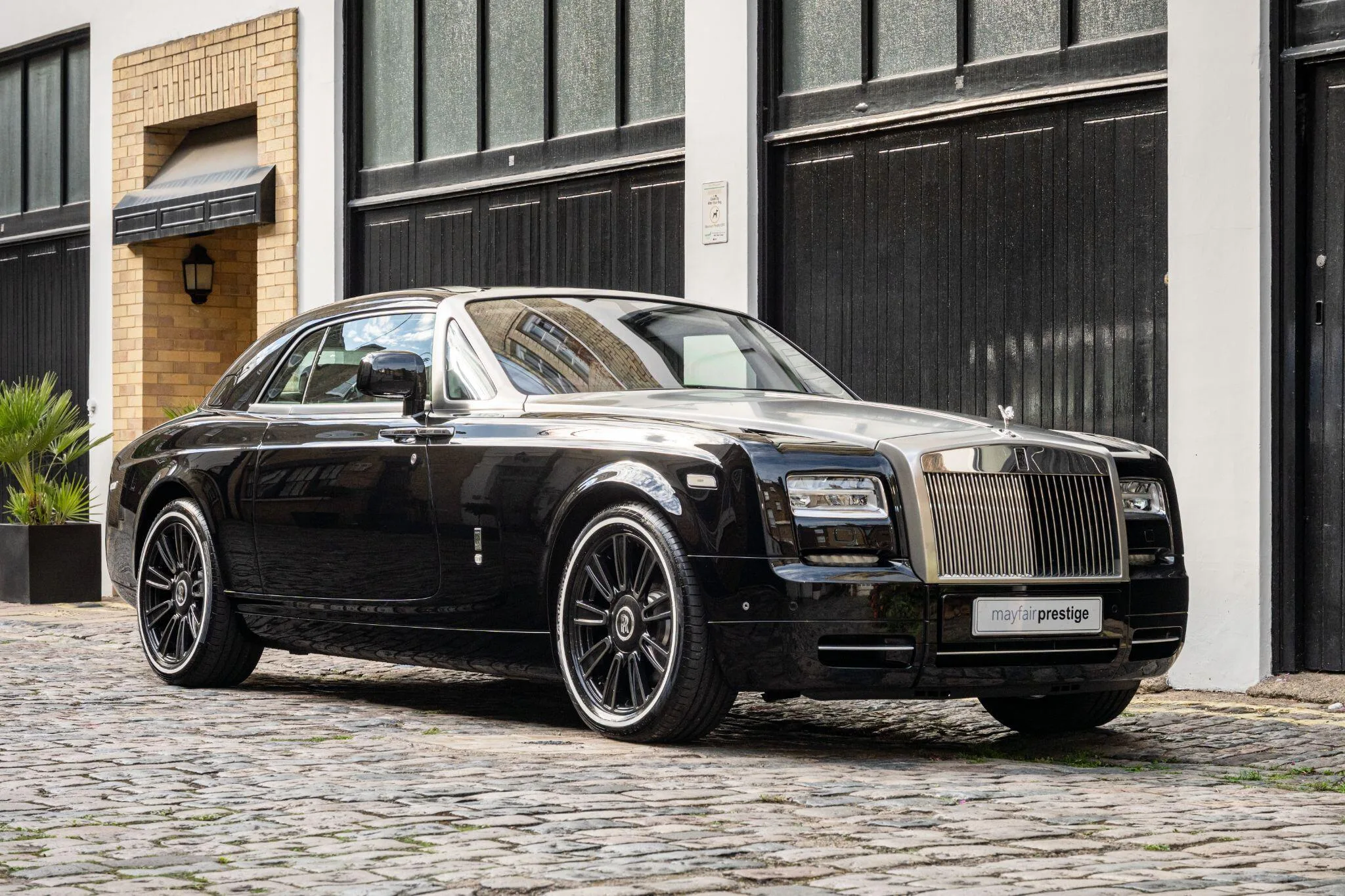 2016 Rolls-Royce Phantom Coupé Series II, 5/30