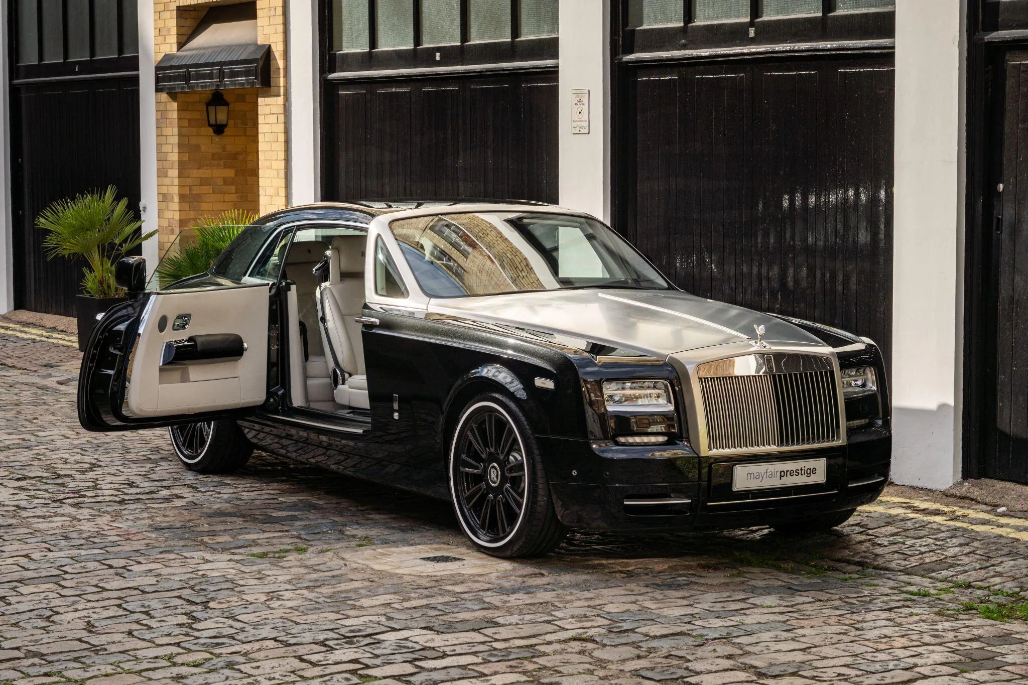 2016 Rolls-Royce Phantom Coupé Series II, 7/30
