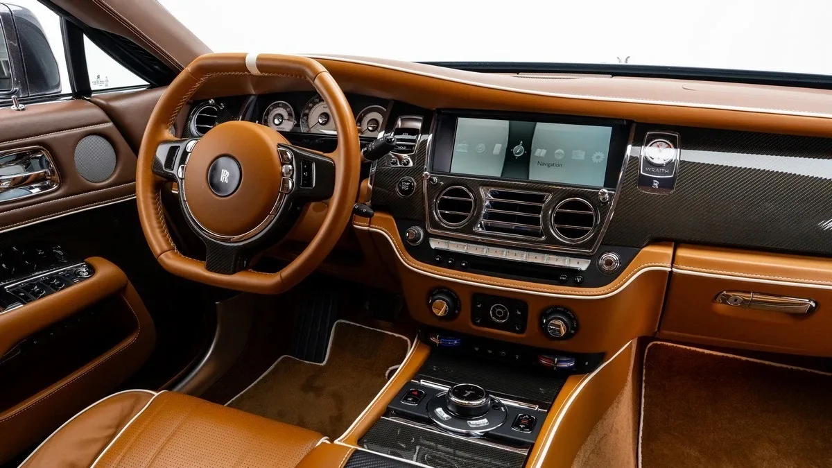 2016 Rolls-Royce Wraith offered by a specialist dealer in Dubai, United Arab Emirates, photo 16 of 25