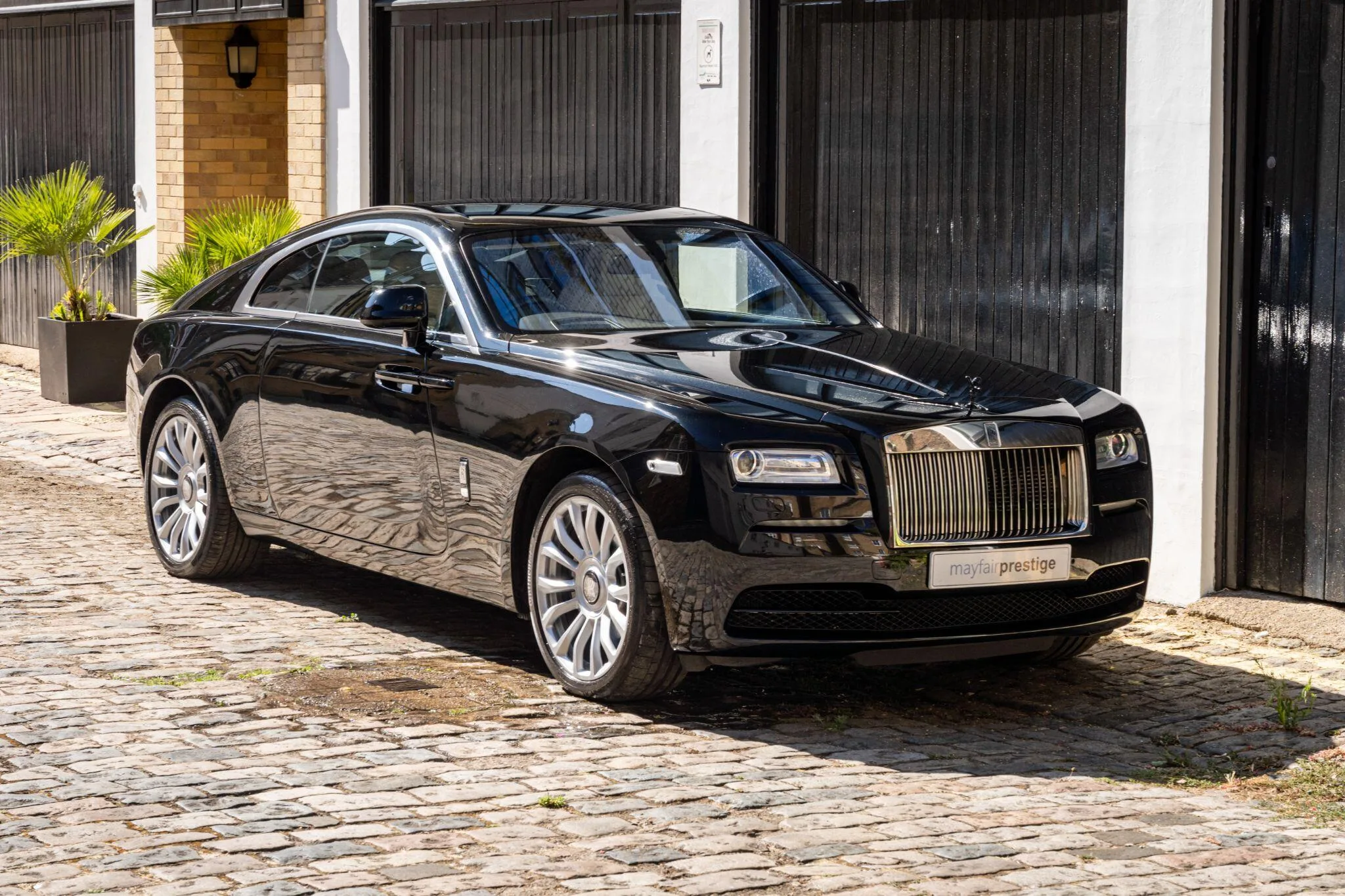 2016 Rolls-Royce Wraith angeboten von einem Fachhändler in London, Vereinigtes Königreich, Hauptfoto