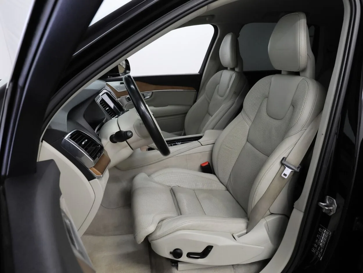2016 Volvo XC90 D5 AWD Inscription, 10/24