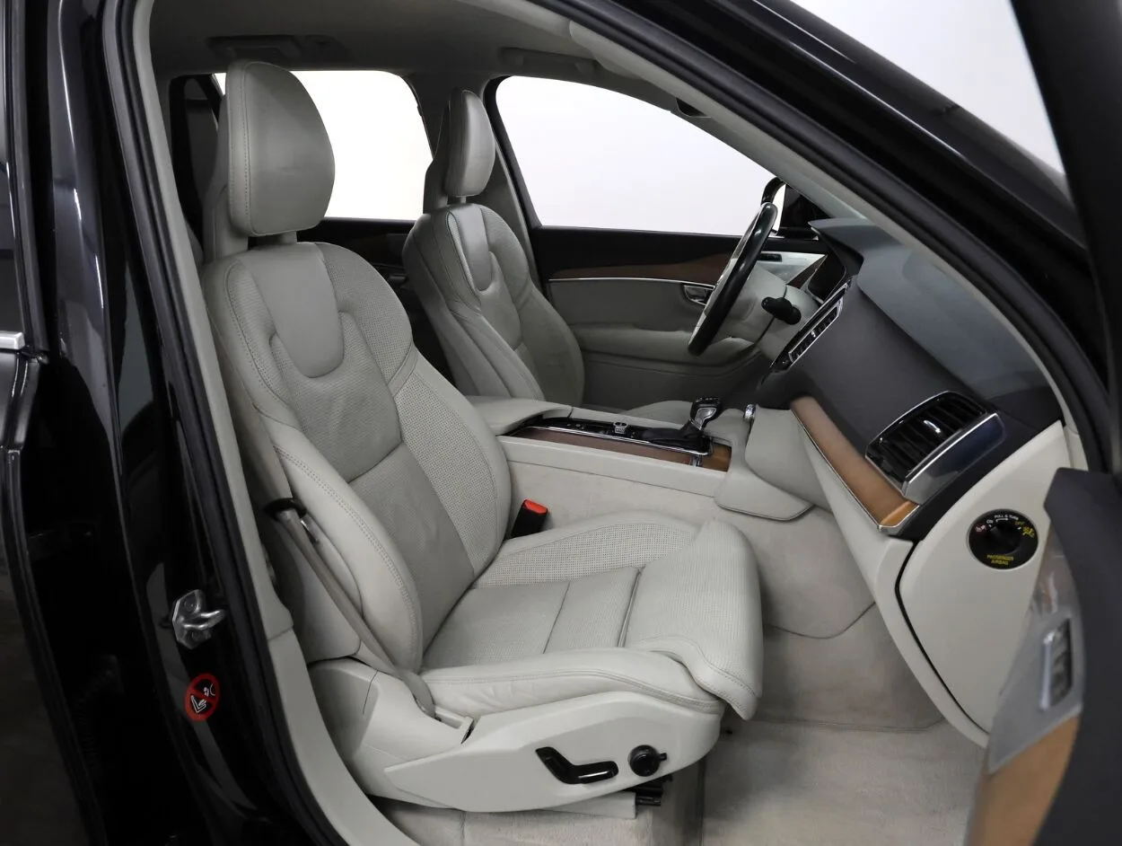 2016 Volvo XC90 D5 AWD Inscription, 11/24