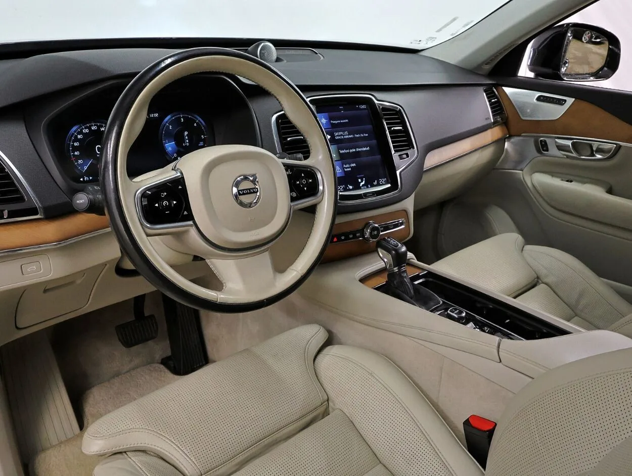2016 Volvo XC90 D5 AWD Inscription, 16/24