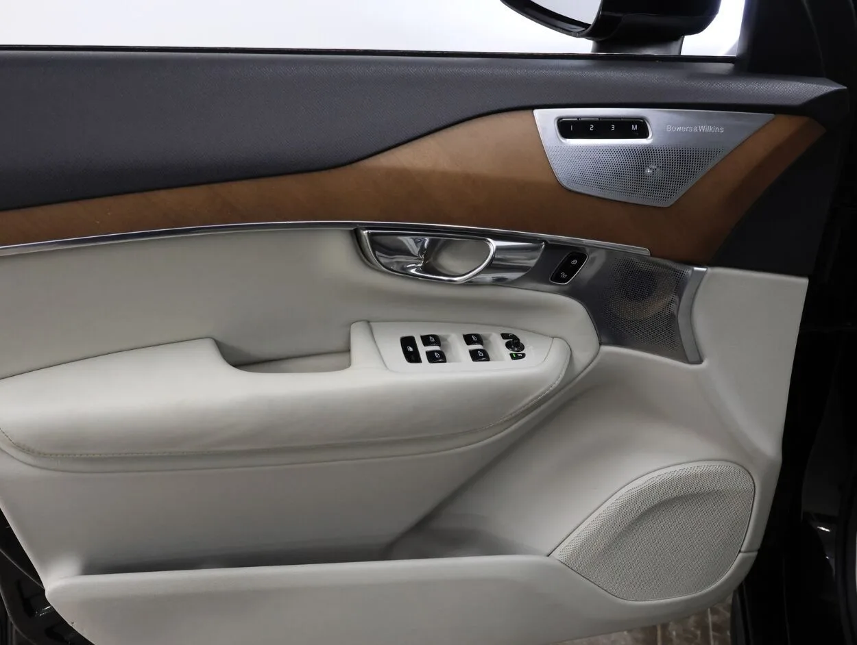 2016 Volvo XC90 D5 AWD Inscription, 22/24