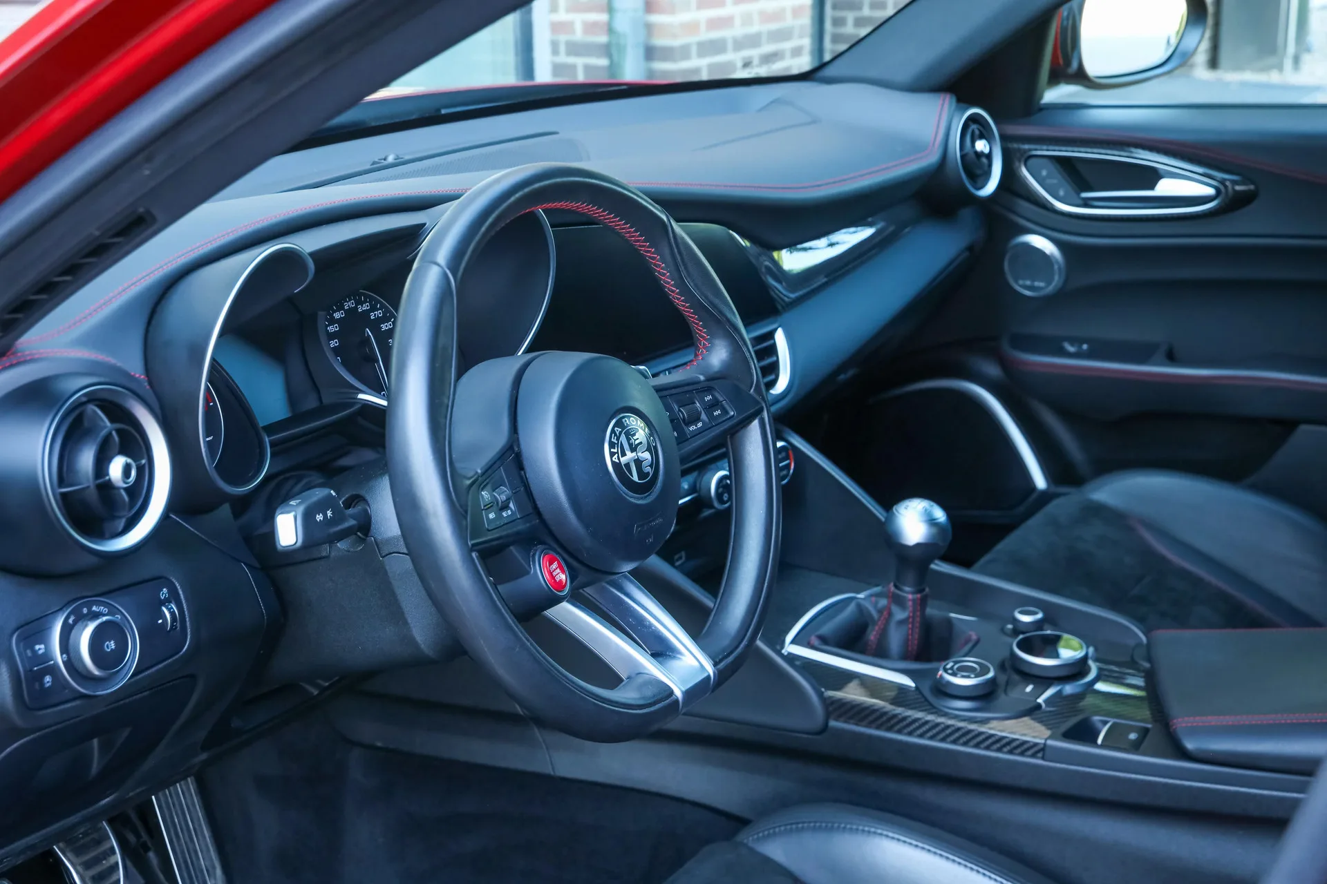 2017 Alfa Romeo Giulia Quadrifoglio, 13/30