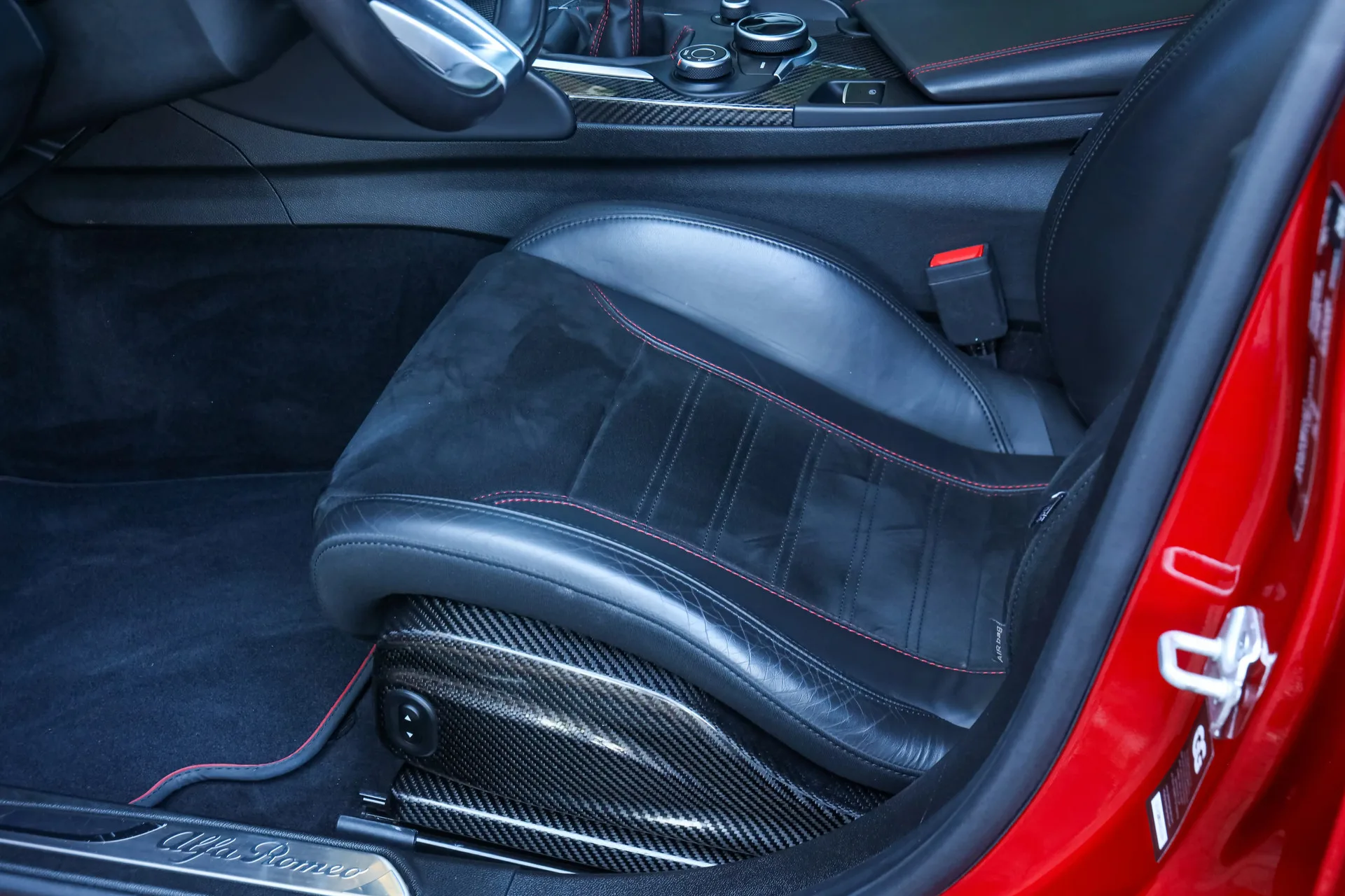 2017 Alfa Romeo Giulia Quadrifoglio, 14/30