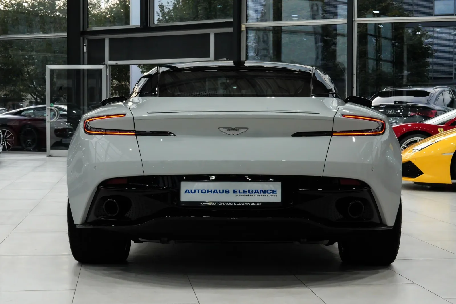 2017 Aston Martin DB11 V12, 6/28
