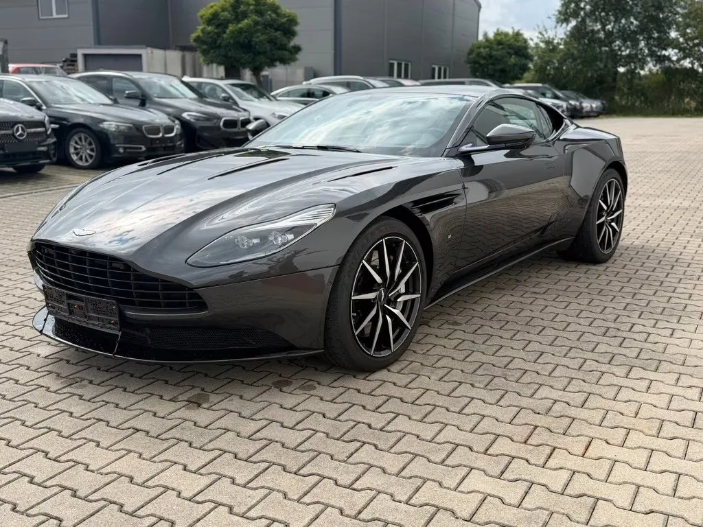 2017 Aston Martin DB11 V12 Launch Edition, 6/30