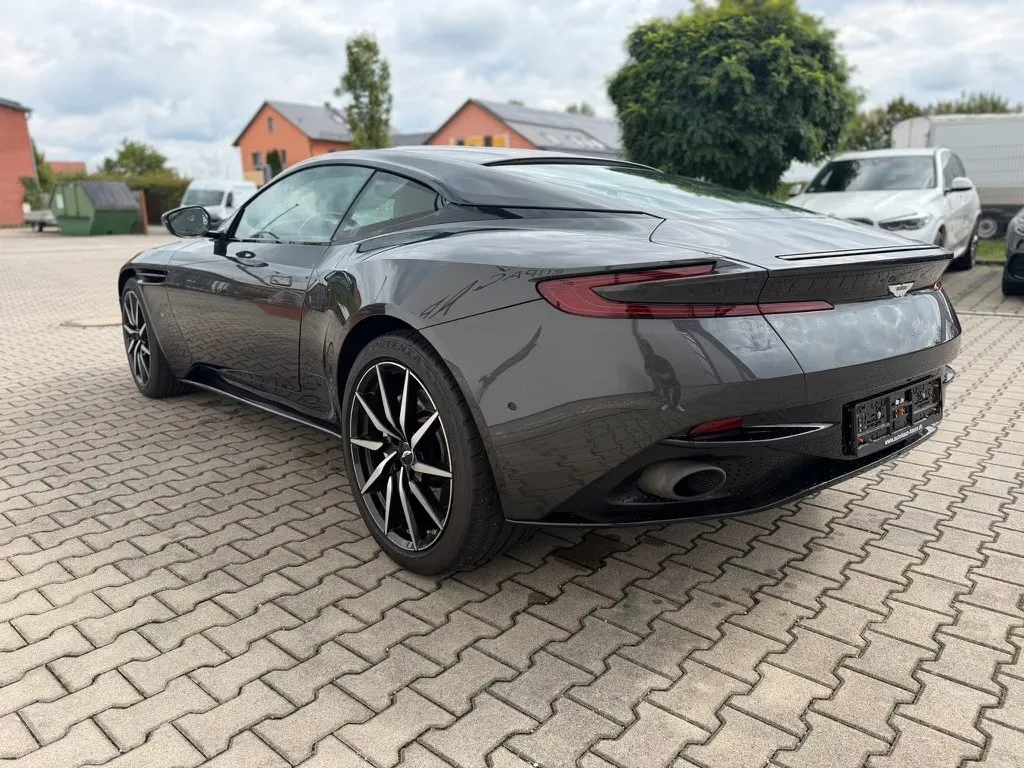 2017 Aston Martin DB11 V12 Launch Edition, 8/30