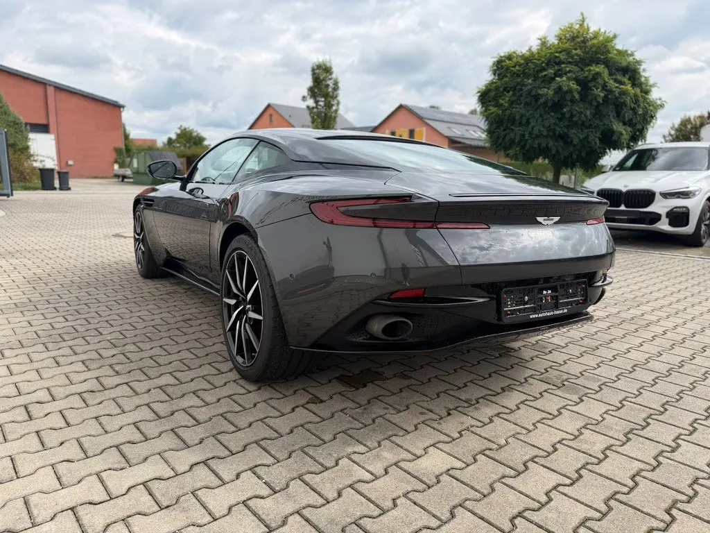 2017 Aston Martin DB11 V12 Launch Edition, 9/30