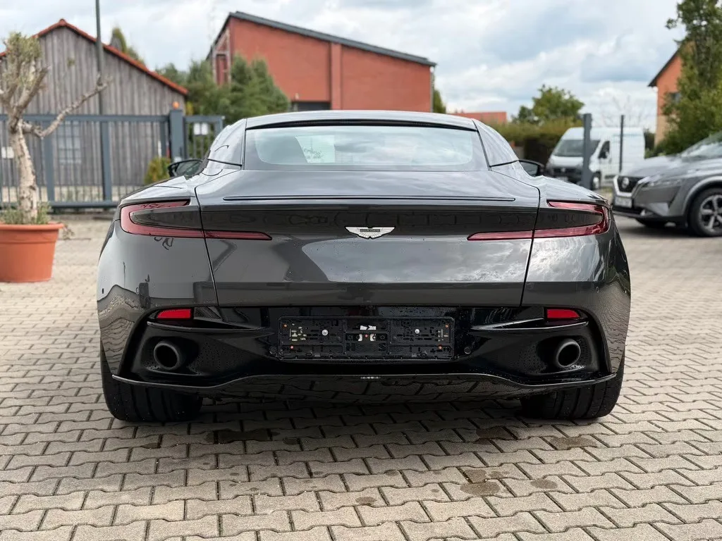 2017 Aston Martin DB11 V12 Launch Edition, 10/30