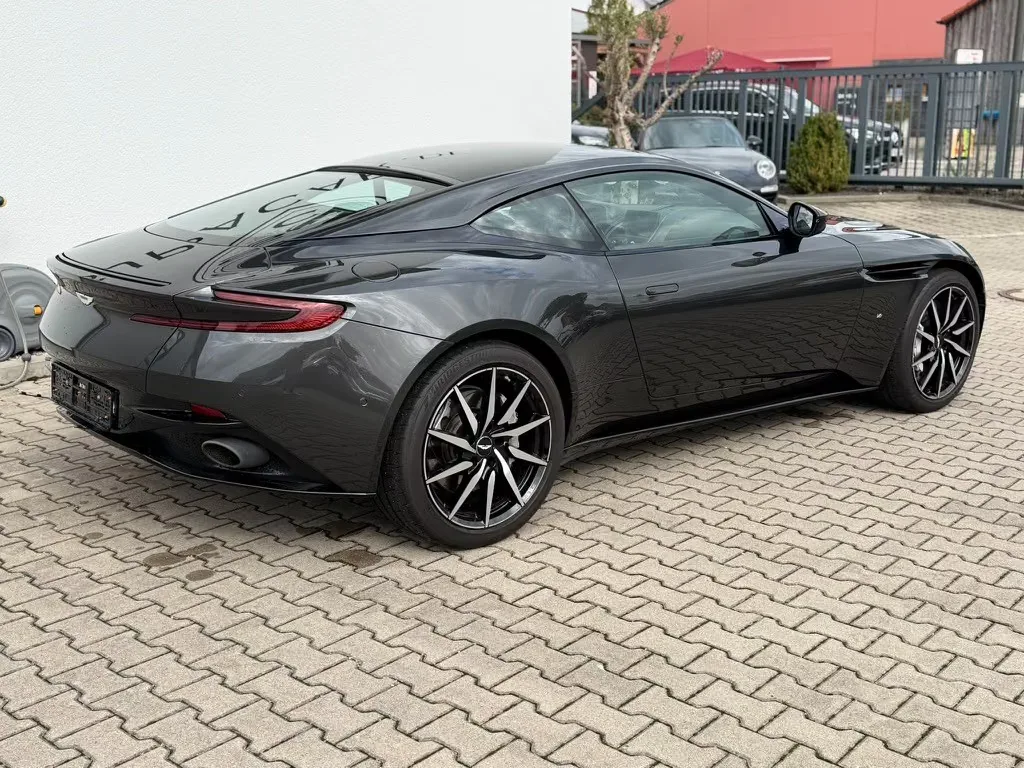 2017 Aston Martin DB11 V12 Launch Edition, 13/30
