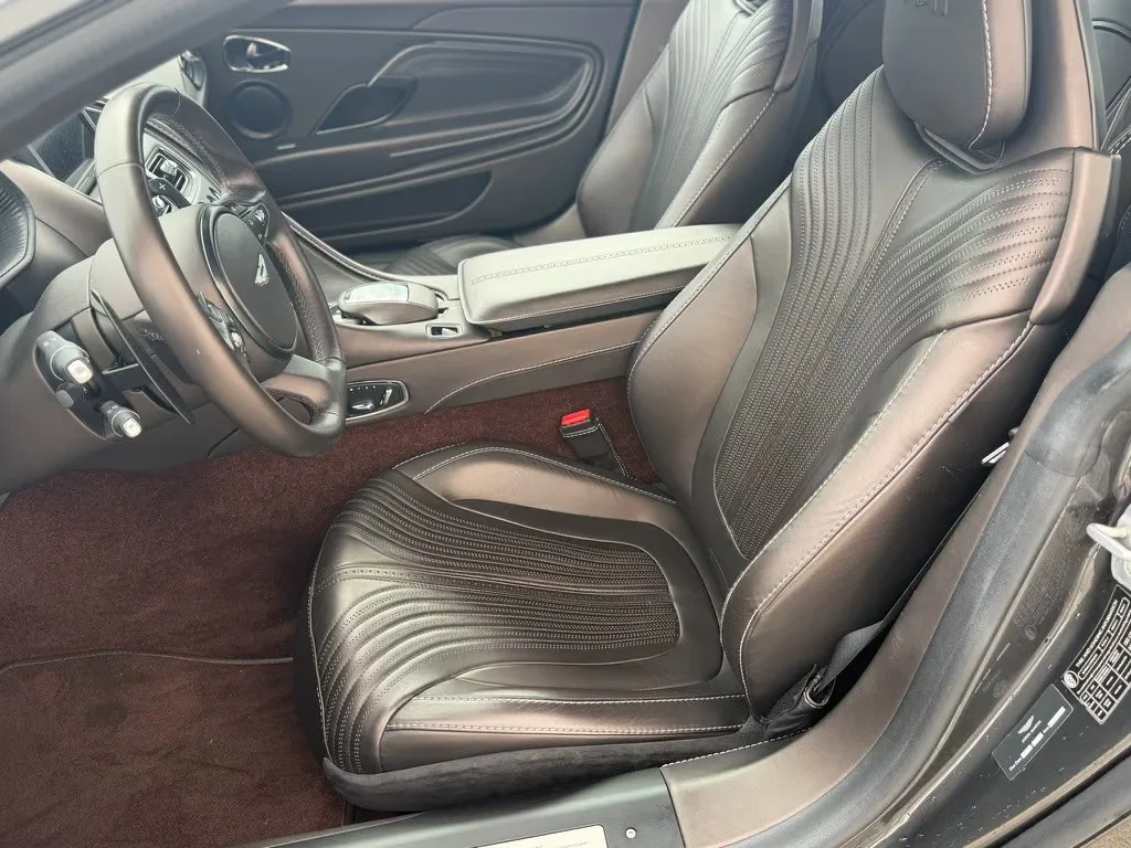 2017 Aston Martin DB11 V12 Launch Edition, 19/30