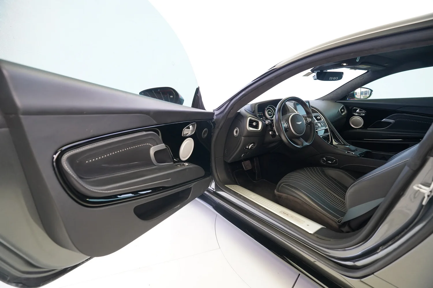 2017 Aston Martin DB11 V12, 9/18