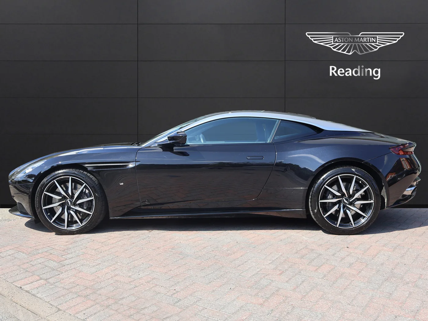 2017 Aston Martin DB11 V12 offered by a franchised dealer group in Pangbourne, United Kingdom, photo 7 of 25