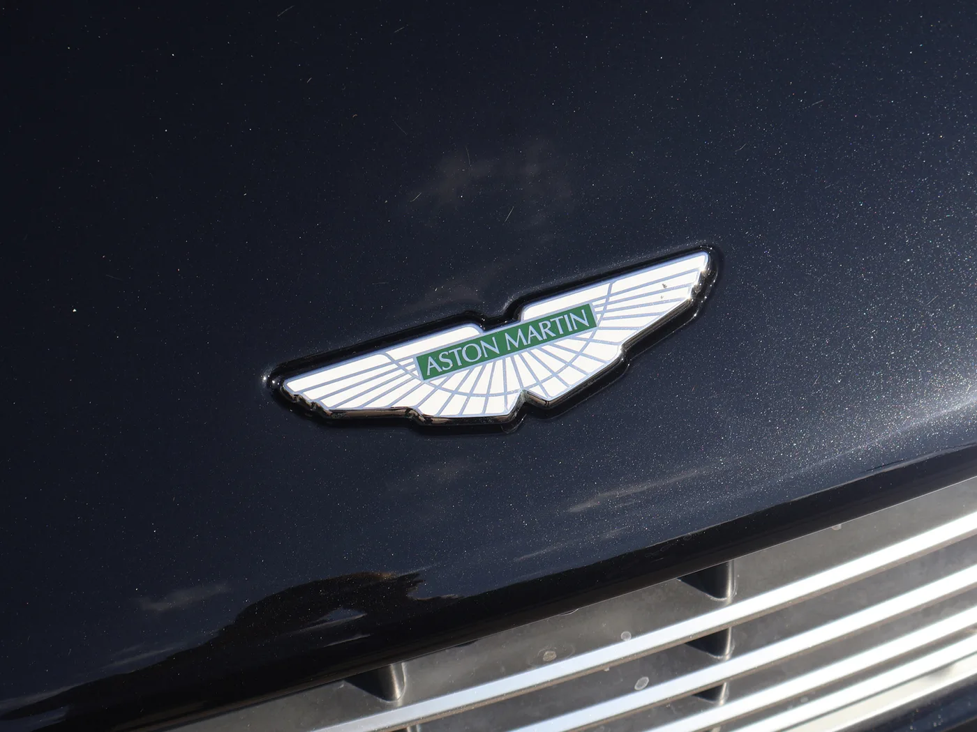 2017 Aston Martin DB11 V12 offered by a franchised dealer group in Pangbourne, United Kingdom, photo 19 of 25