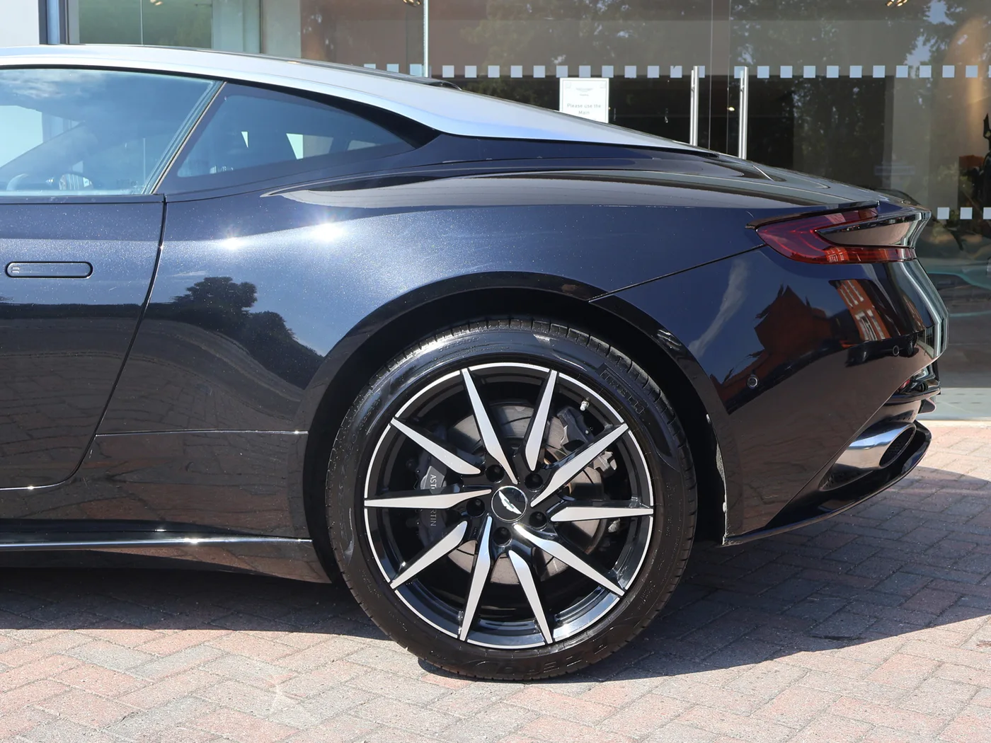 2017 Aston Martin DB11 V12 offered by a franchised dealer group in Pangbourne, United Kingdom, photo 21 of 25