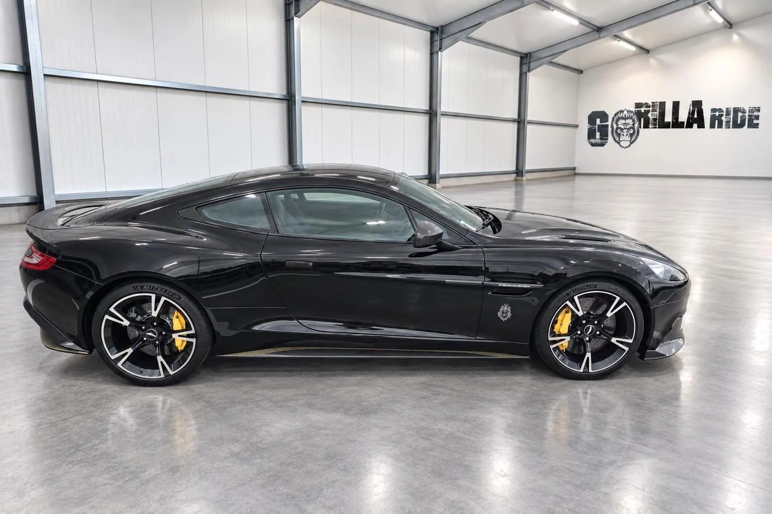 2017 Aston Martin Vanquish S, 2/30