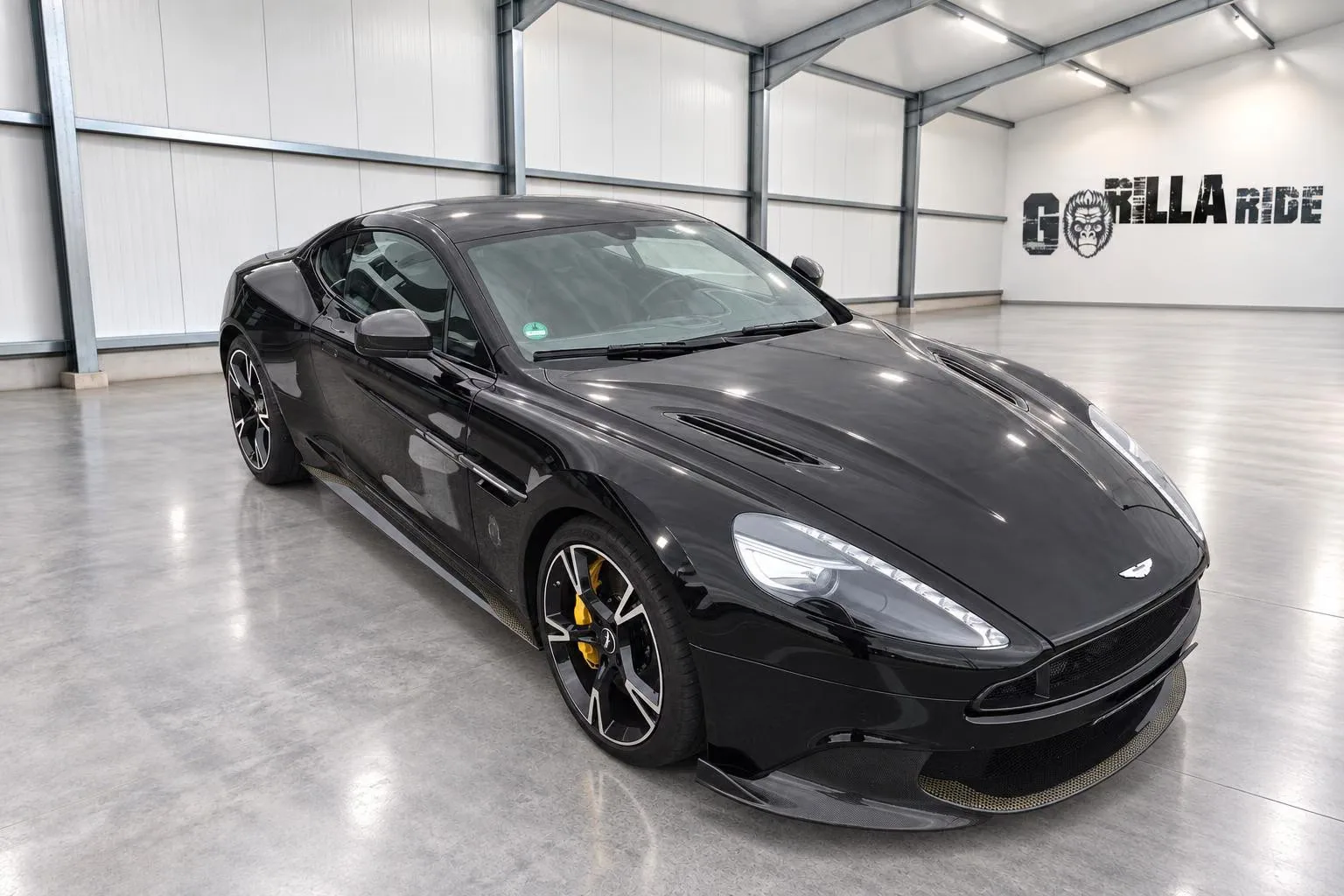 2017 Aston Martin Vanquish S, 4/30