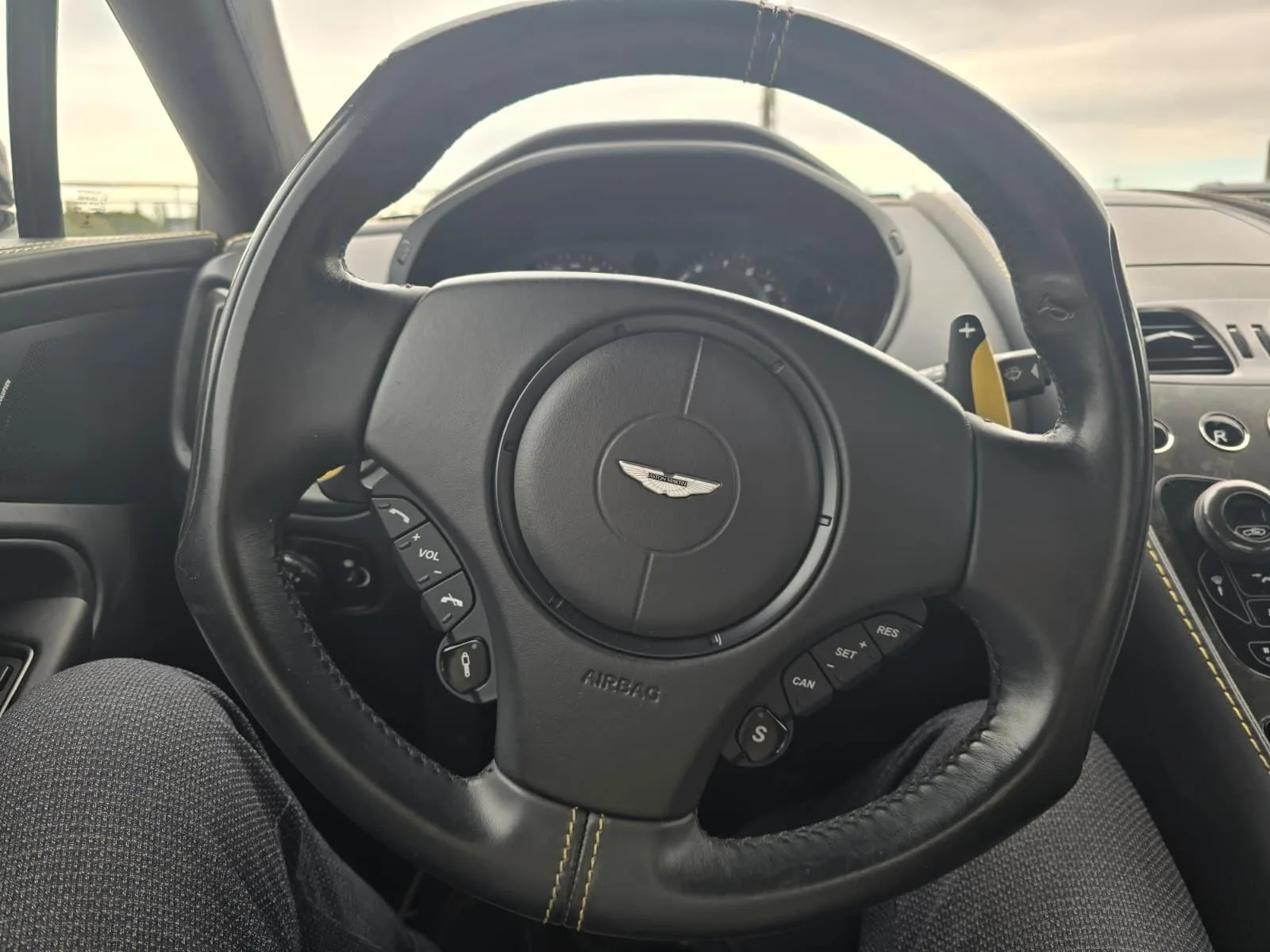 2017 Aston Martin Vanquish S, 17/30