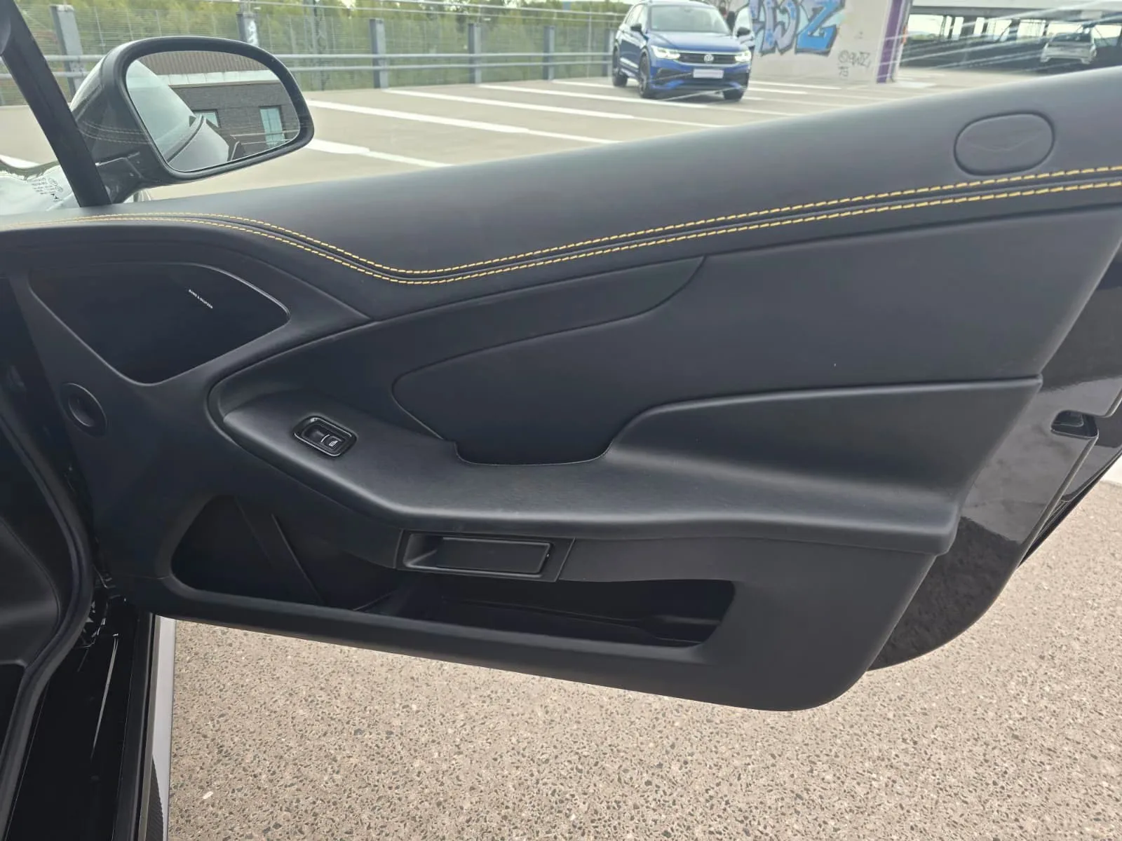 2017 Aston Martin Vanquish S, 23/30