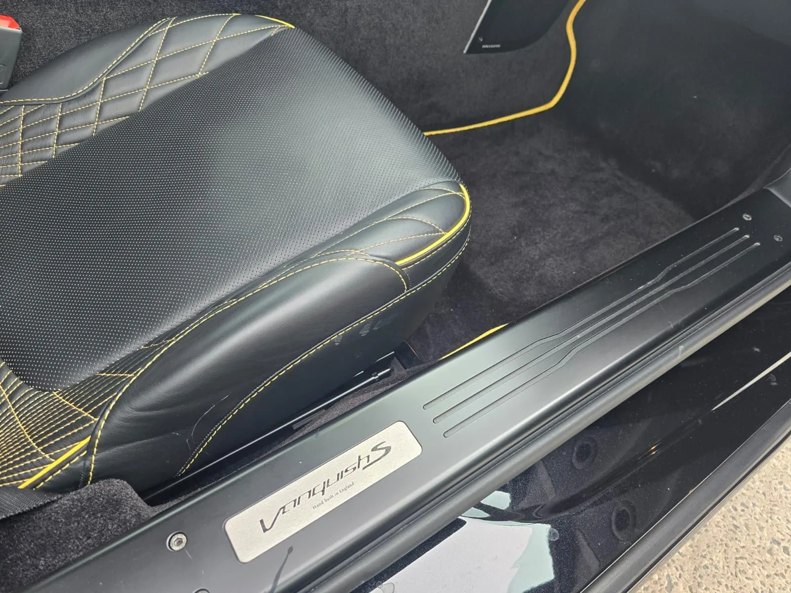 2017 Aston Martin Vanquish S, 27/30