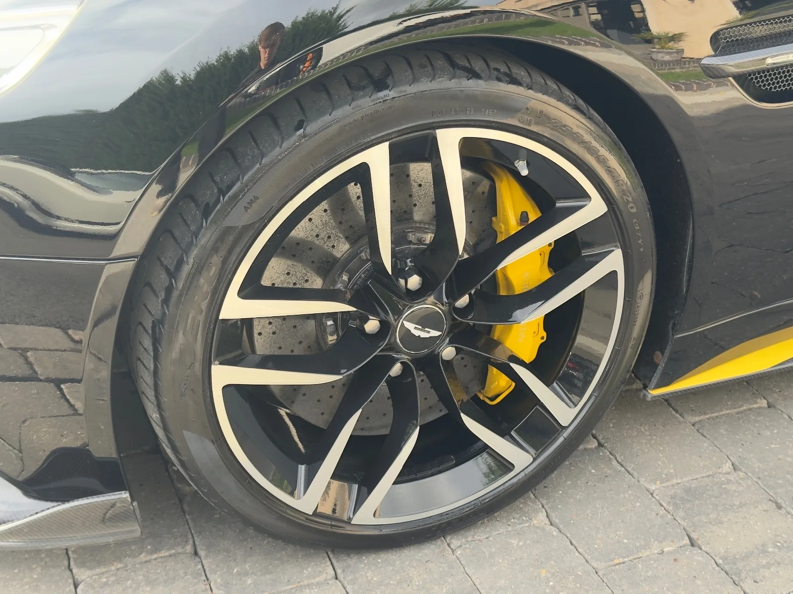 2017 Aston Martin Vanquish S, 3/30