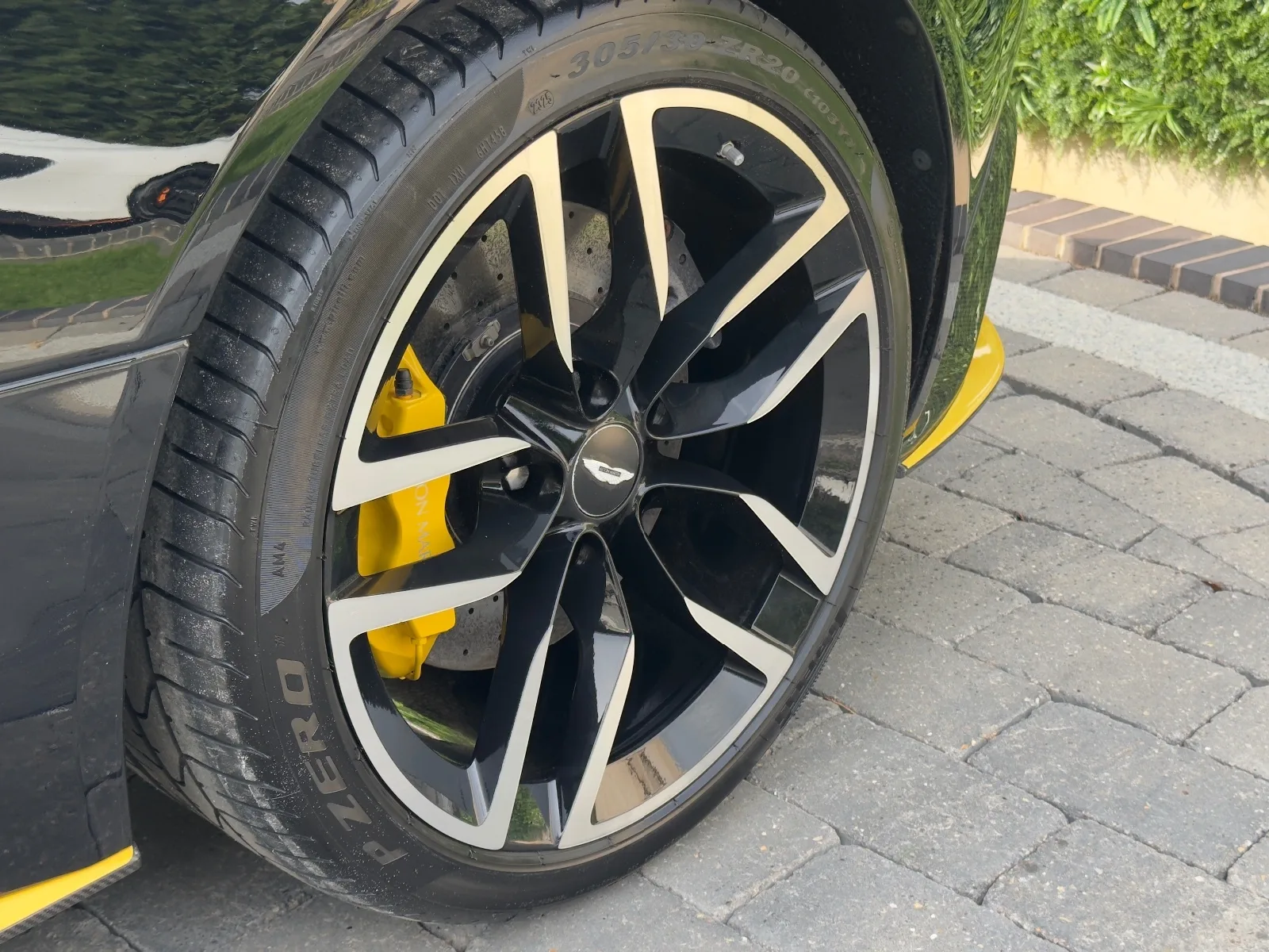 2017 Aston Martin Vanquish S, 12/30