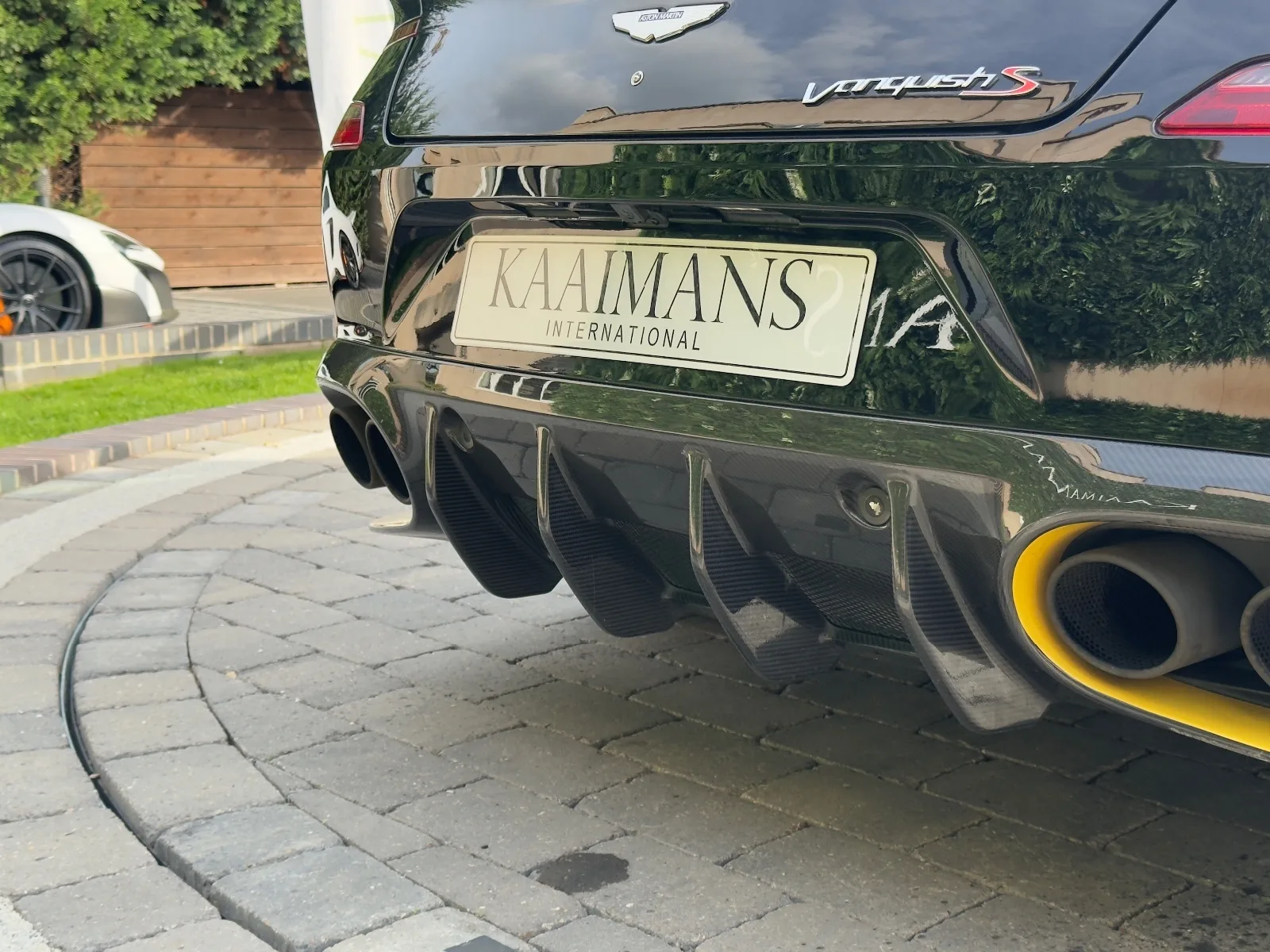 2017 Aston Martin Vanquish S, 21/30
