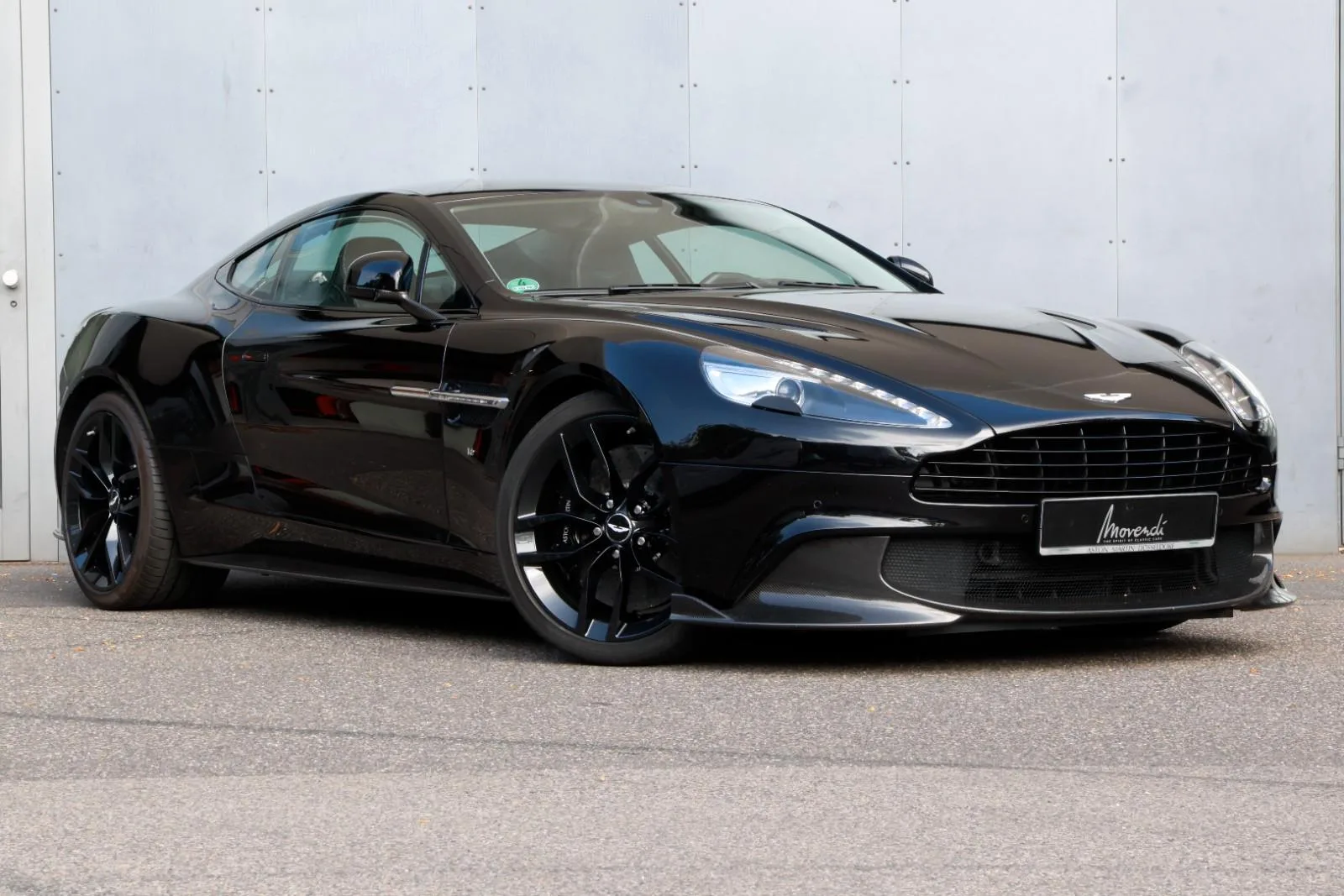 2017 Aston Martin Vanquish S angeboten von einem Fachhändler in Düsseldorf, Deutschland, Hauptfoto