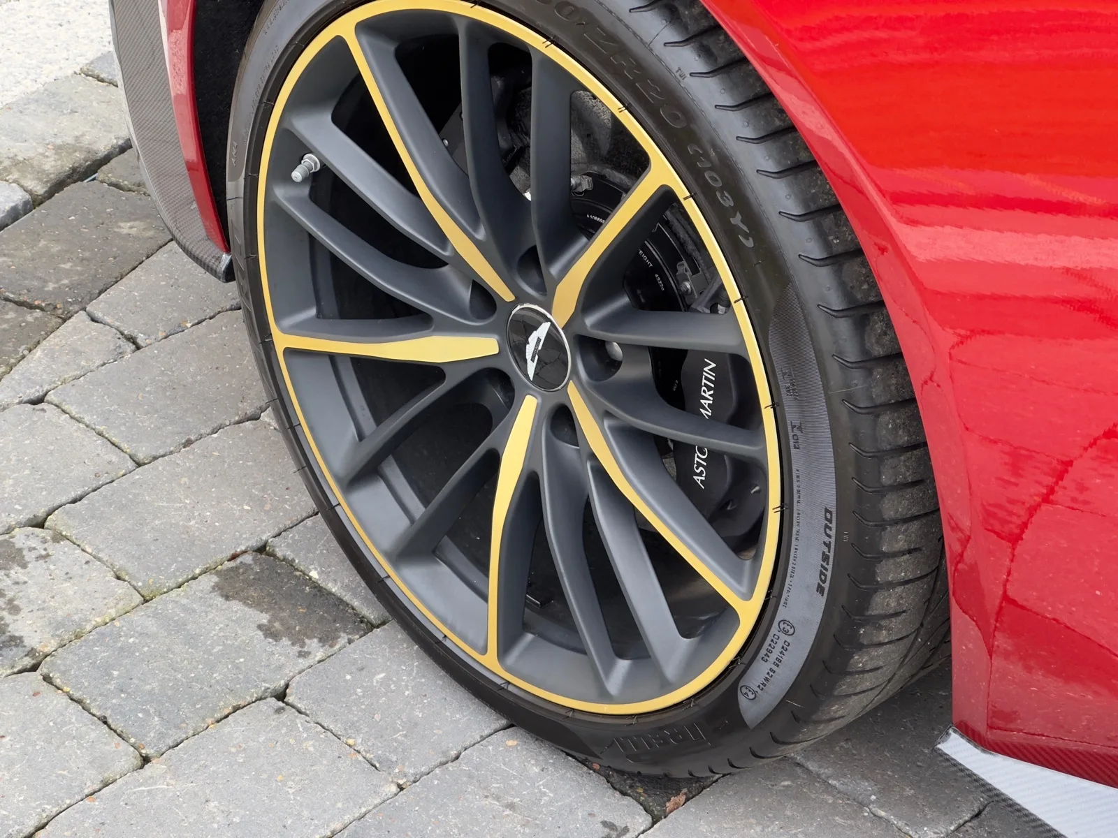 2017 Aston Martin Vanquish Zagato, 18/30