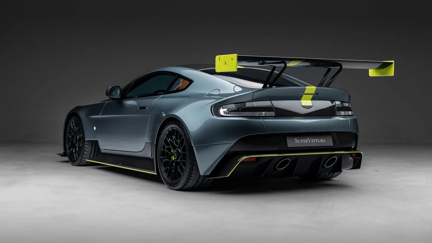 2017 Aston Martin Vantage AMR Pro angeboten von einem Fachhändler in Sunningdale, Vereinigtes Königreich, Foto 5 von 10