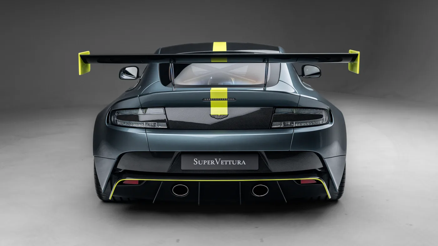 2017 Aston Martin Vantage AMR Pro angeboten von einem Fachhändler in Sunningdale, Vereinigtes Königreich, Foto 8 von 10