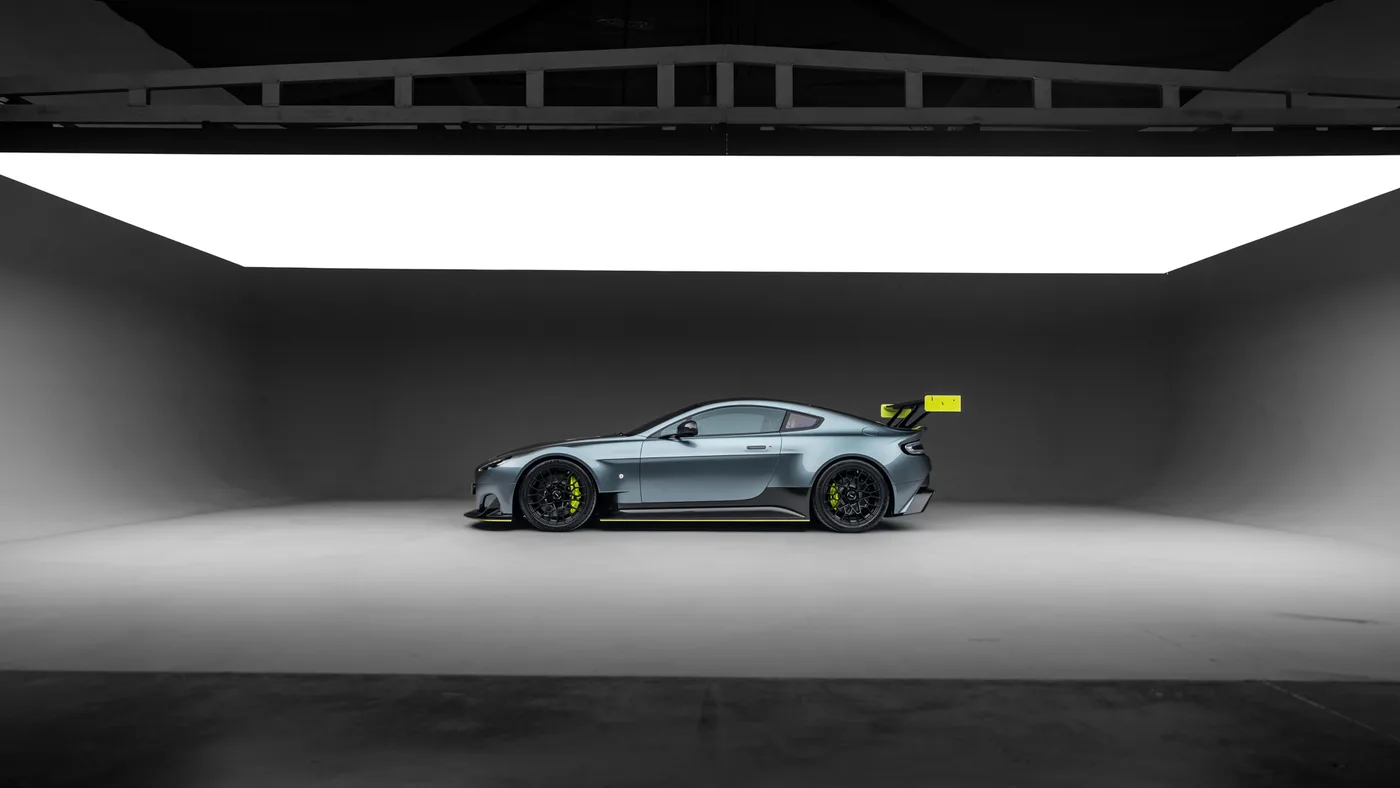 2017 Aston Martin Vantage AMR Pro angeboten von einem Fachhändler in Sunningdale, Vereinigtes Königreich, Foto 9 von 10