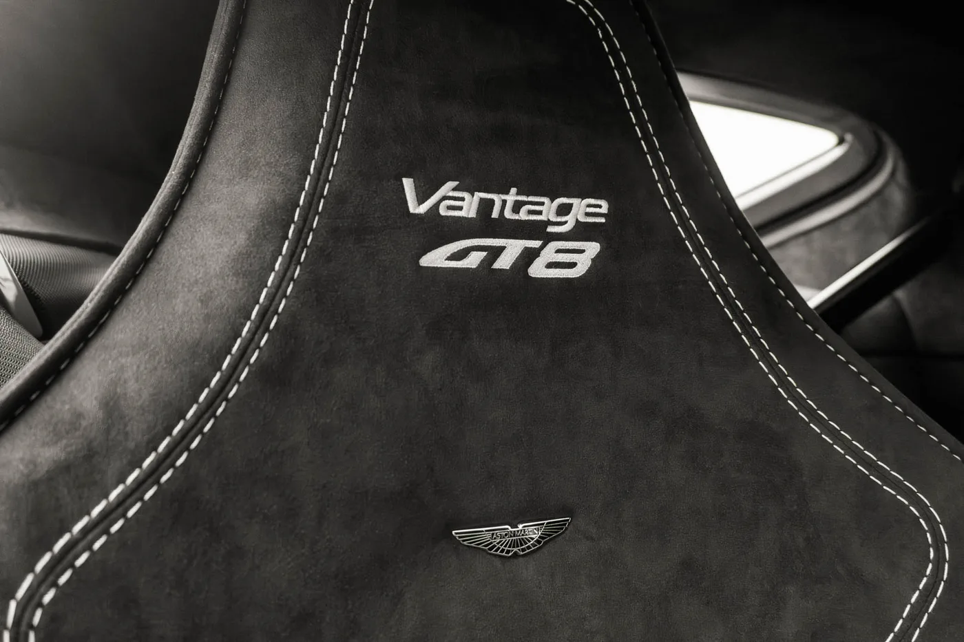 2017 Aston Martin Vantage GT8 angeboten von einem Supersportwagenhändler in Woerden, Niederlande, Foto 13 von 25