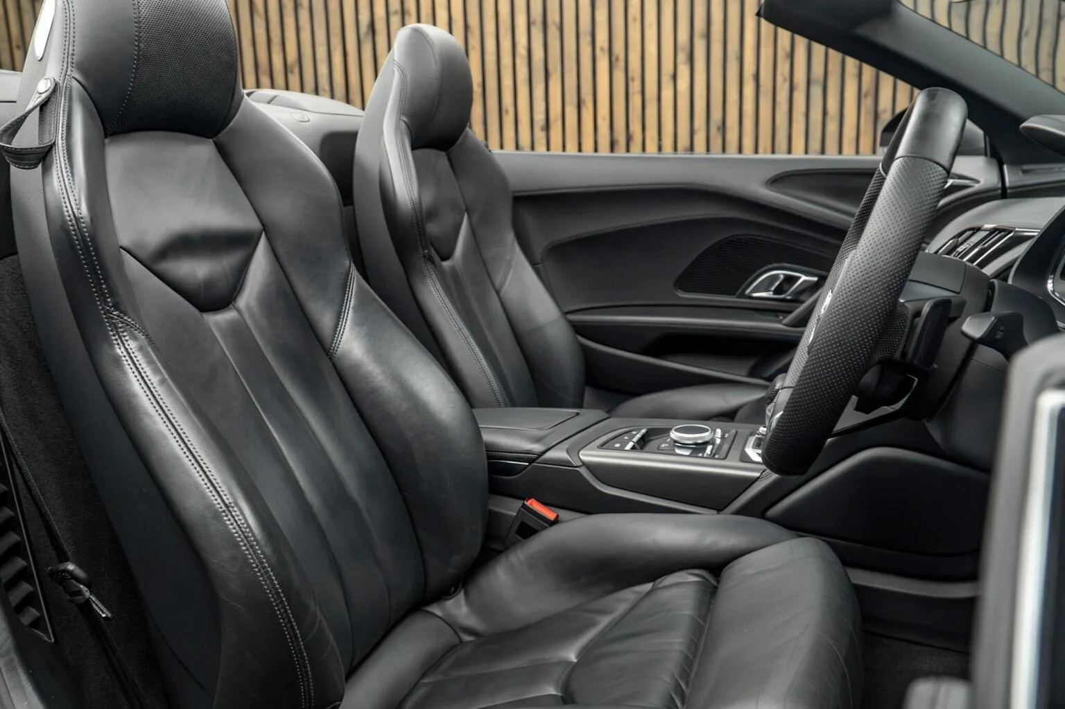 2017 Audi R8 Spyder V10, 2/30