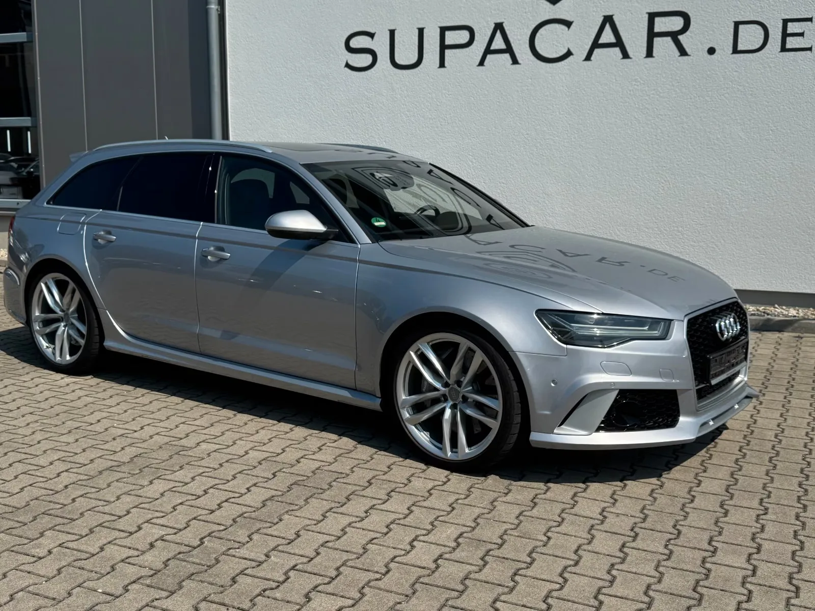 2017 Audi RS6 Avant performance angeboten von einem Fachhändler in Kranzberg, Deutschland, Hauptfoto