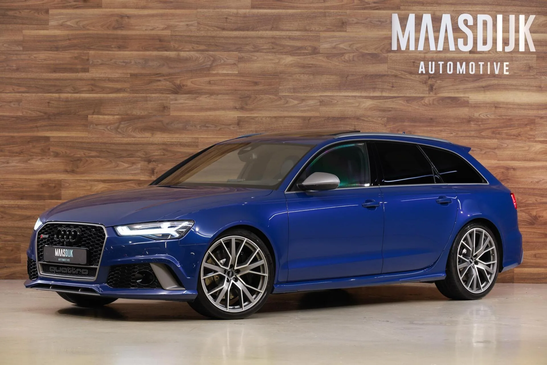 2017 Audi RS6 Avant performance angeboten von einem Fachhändler in Werkendam, Niederlande, Hauptfoto