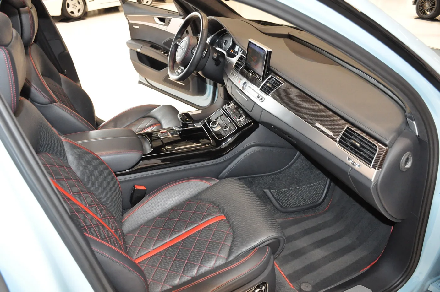 2017 Audi S8 plus offered by a collector car dealer in Alkmaar, Netherlands, photo 6 of 15